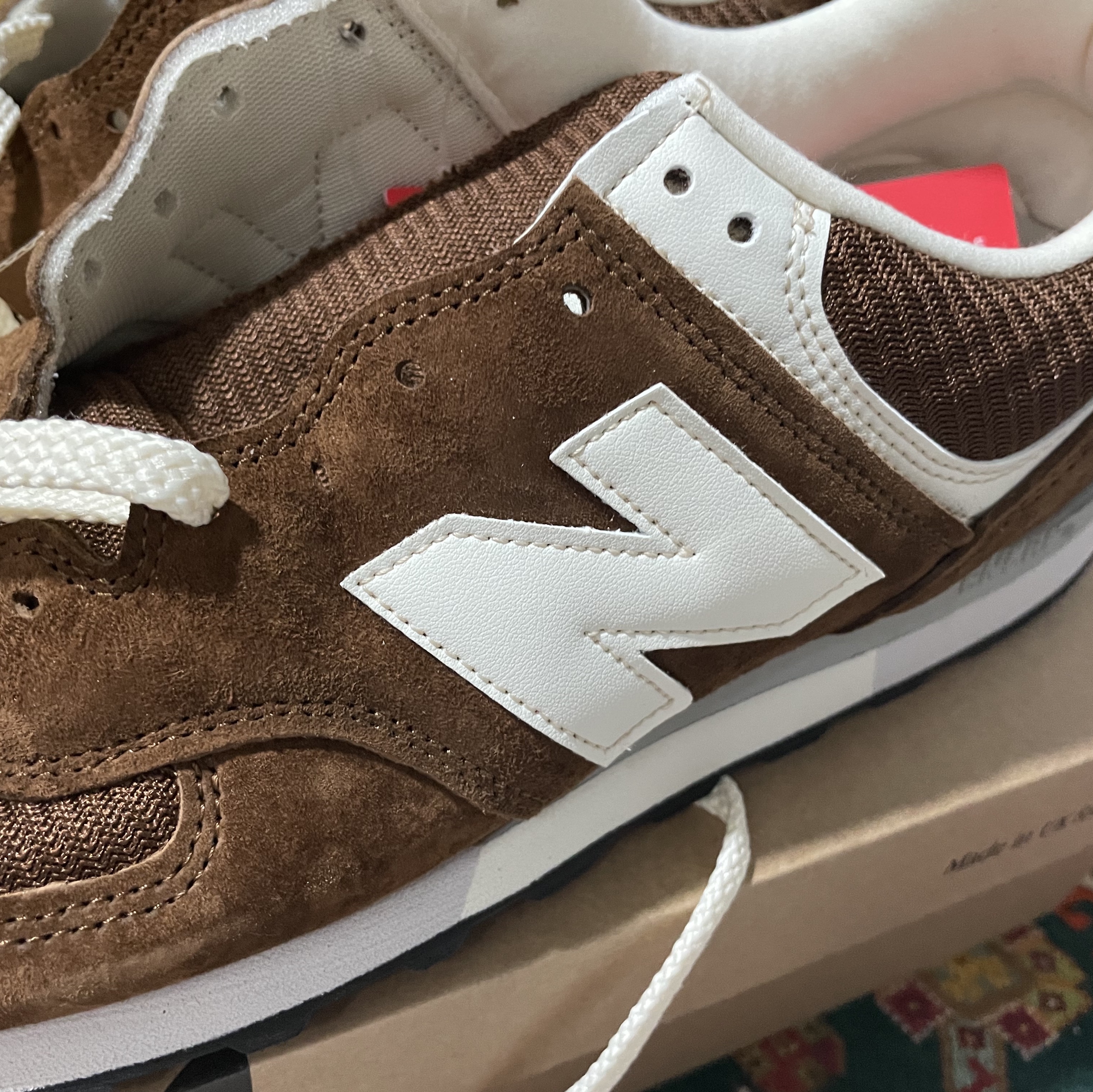 New Balance 576 Made in UK Monks Robe Coconut Milk 착용 스타일