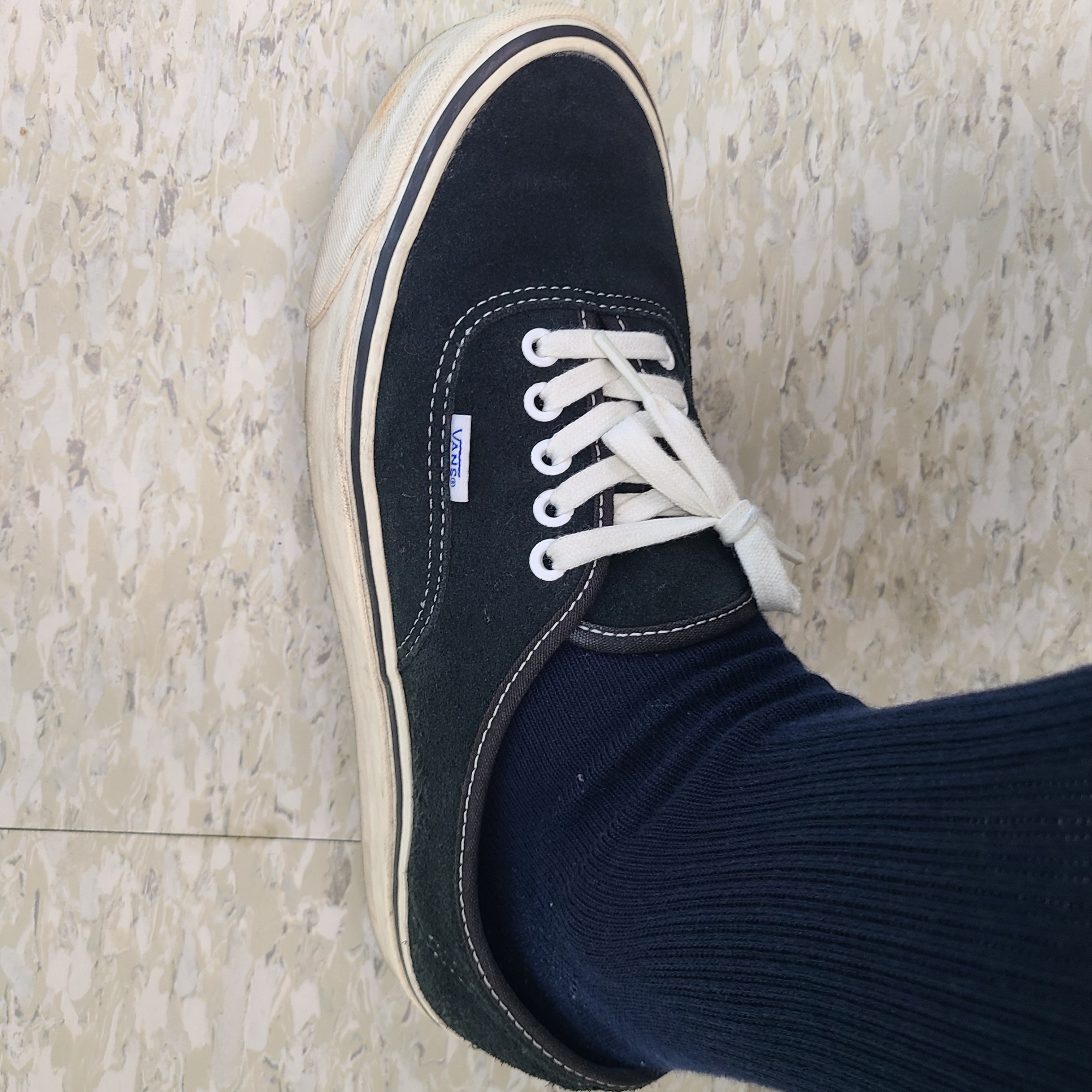 Vans Authentic 44 DX Anaheim Factory Black 착용 스타일 - 4