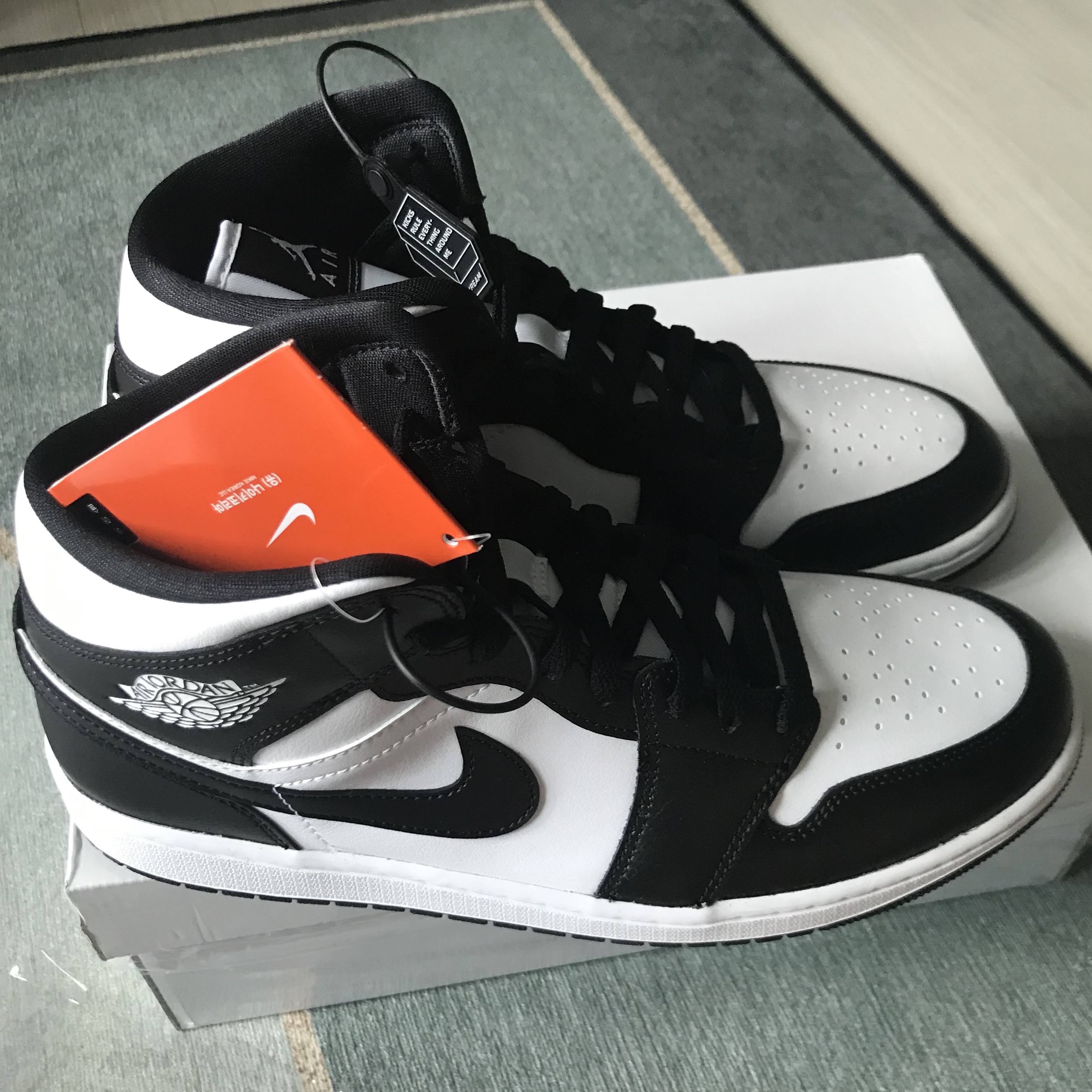 (W) Jordan 1 Mid White Black 착용 스타일