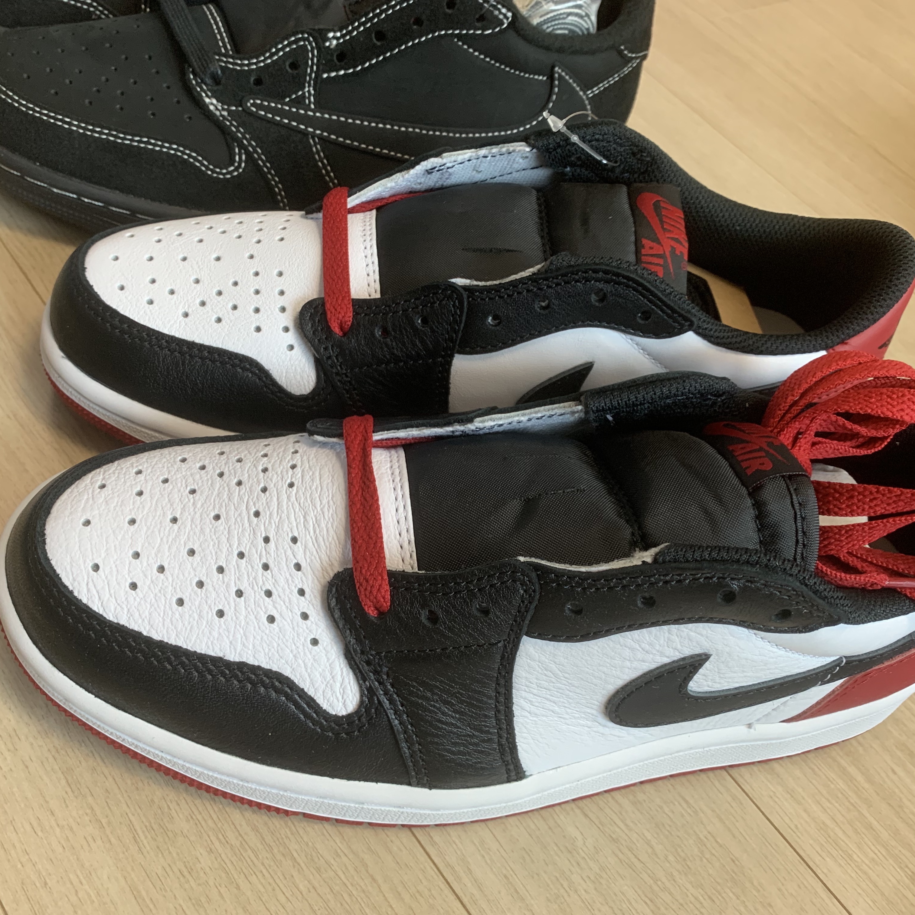Jordan 1 Retro Low OG Black Toe 착용 스타일 - 3