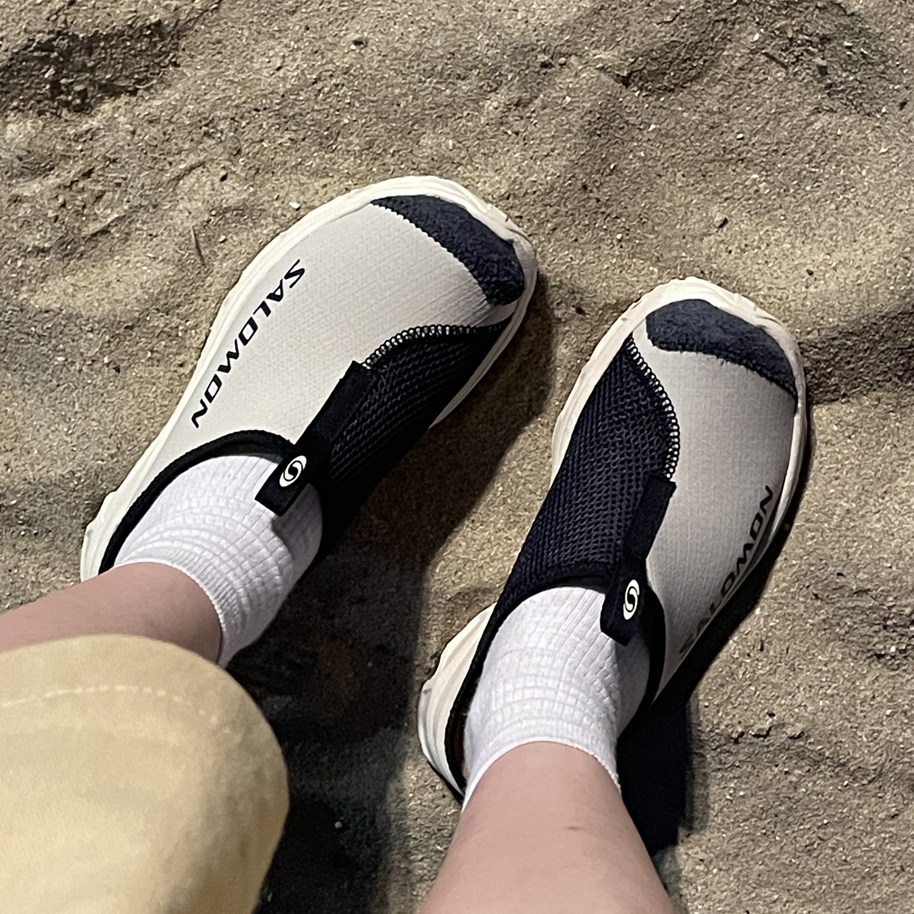 Salomon RX Slide 3.0 Bleached Sand 착용 스타일