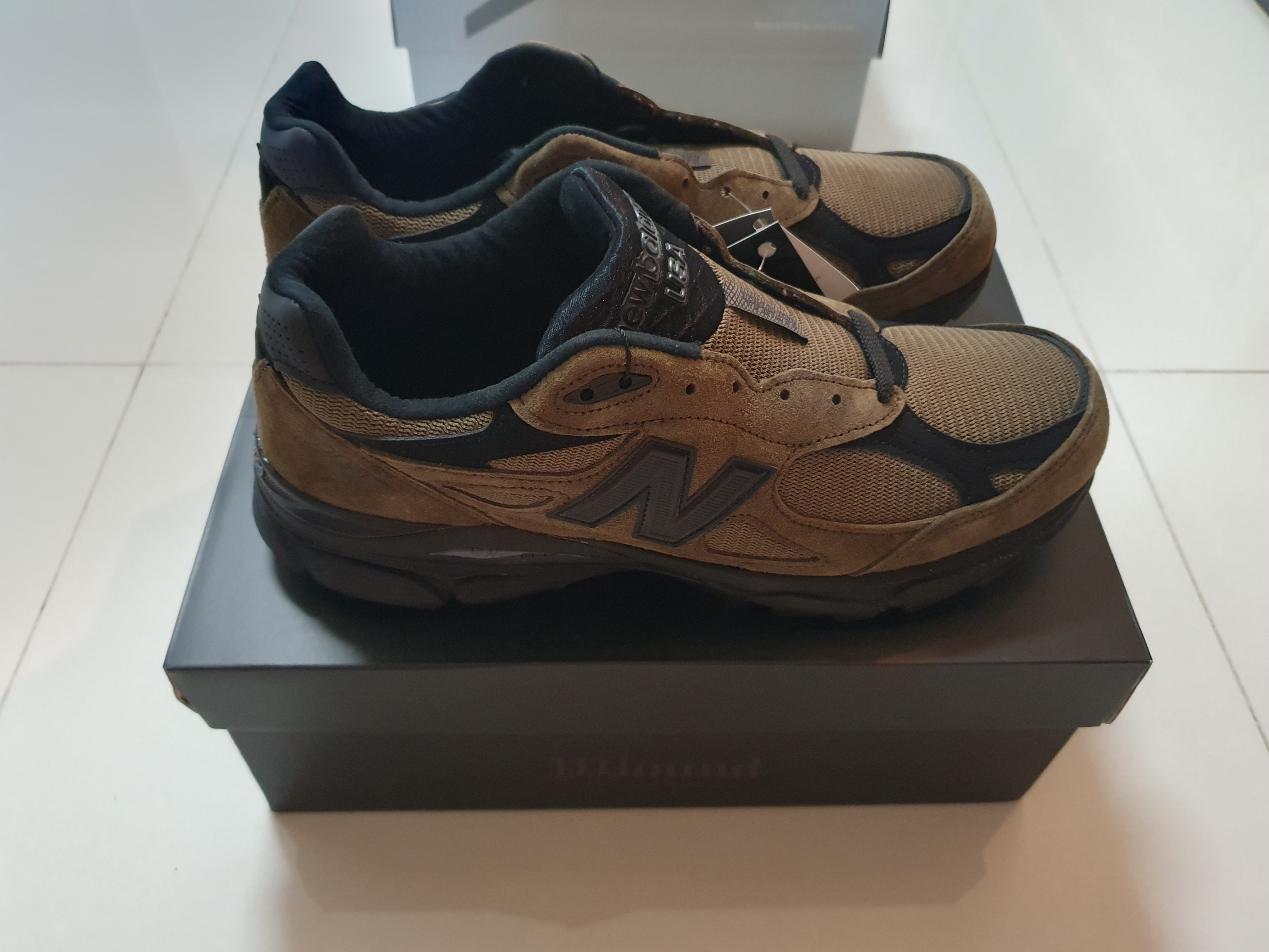 New Balance x JJJJound 990v3 Brown Black 착용 스타일