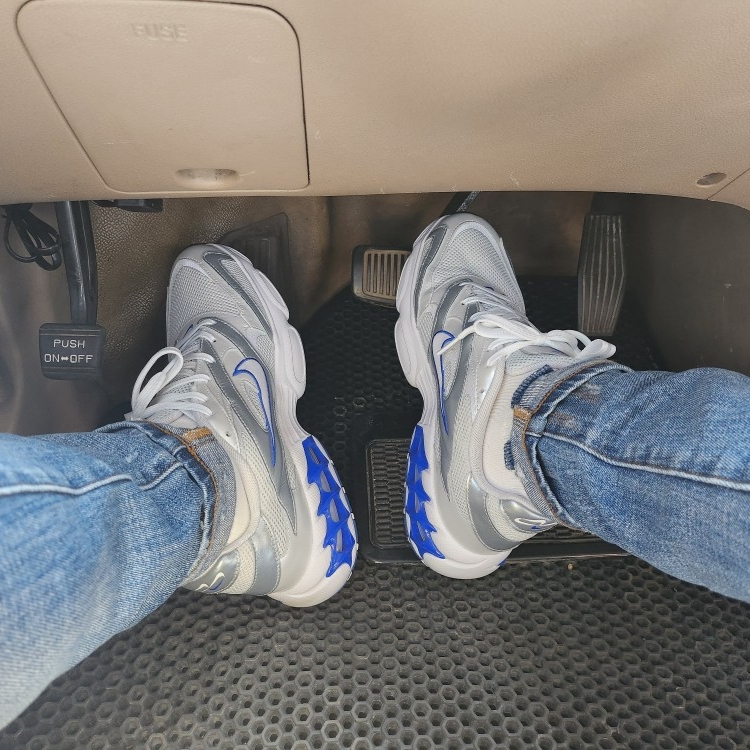 (W) Nike Zoom Air Fire Pure Platinum Metalic Silver 착용 스타일 - 2