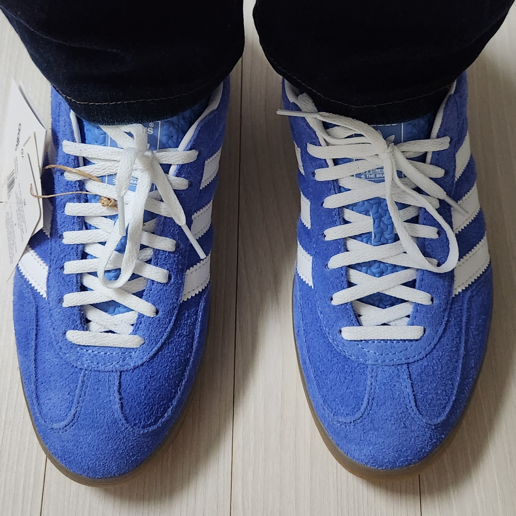 (W) Adidas Gazelle Indoor Blue Fusion Cloud White 착용 스타일