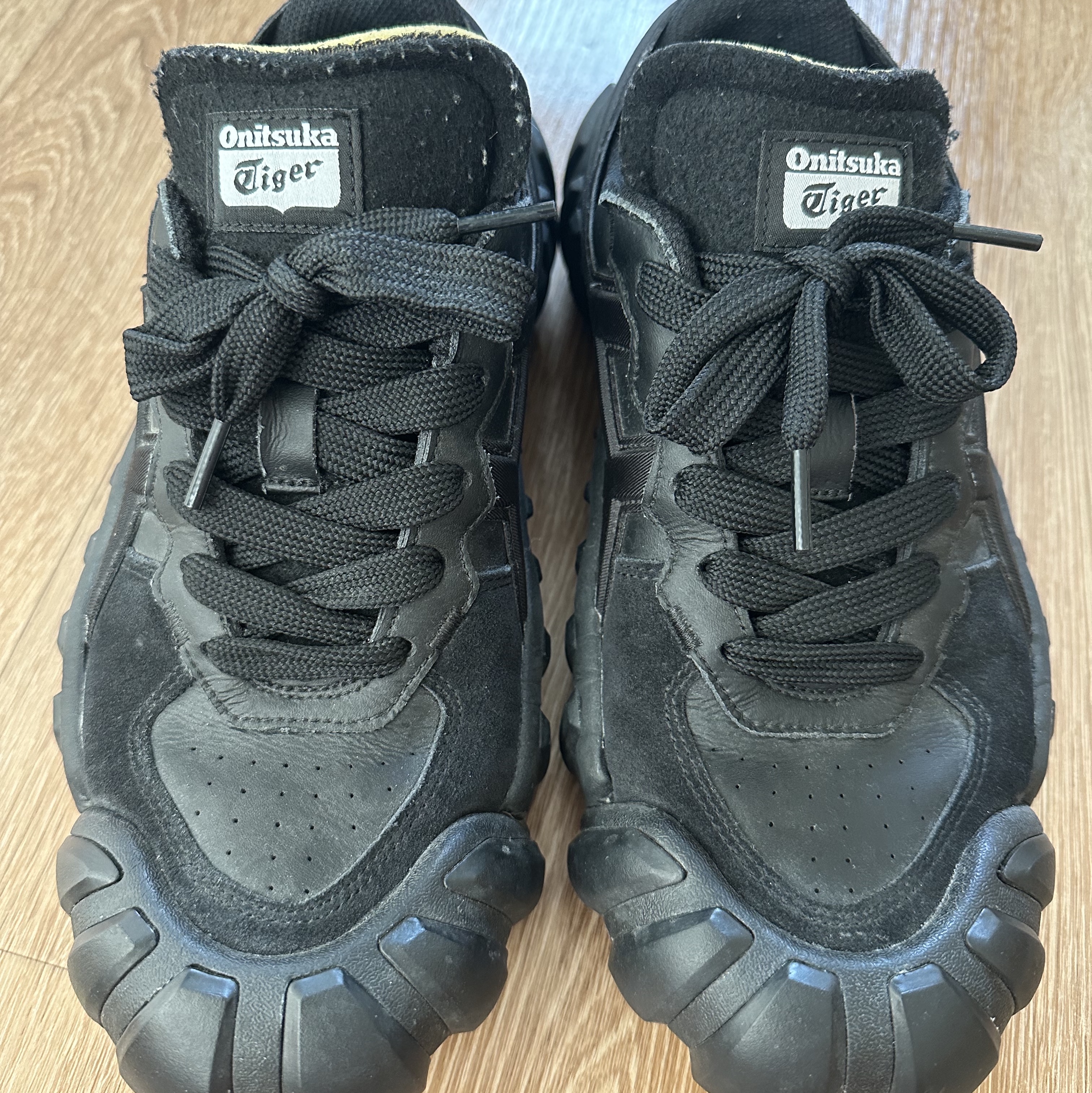 Onitsuka Tiger Dentigre LS Black 착용 스타일 - 1