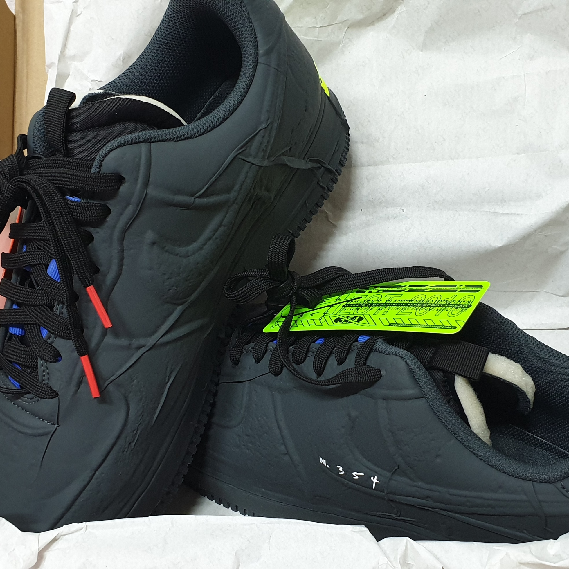 Nike Air Force 1 Experimental Black 착용 스타일