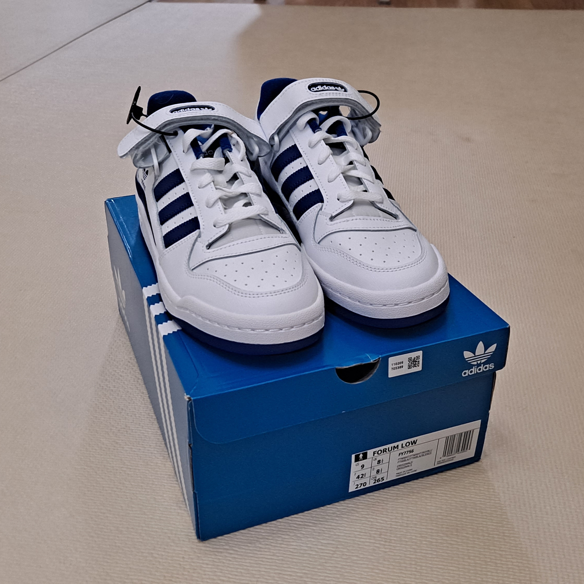 Adidas Forum Low White Royal Blue 착용 스타일