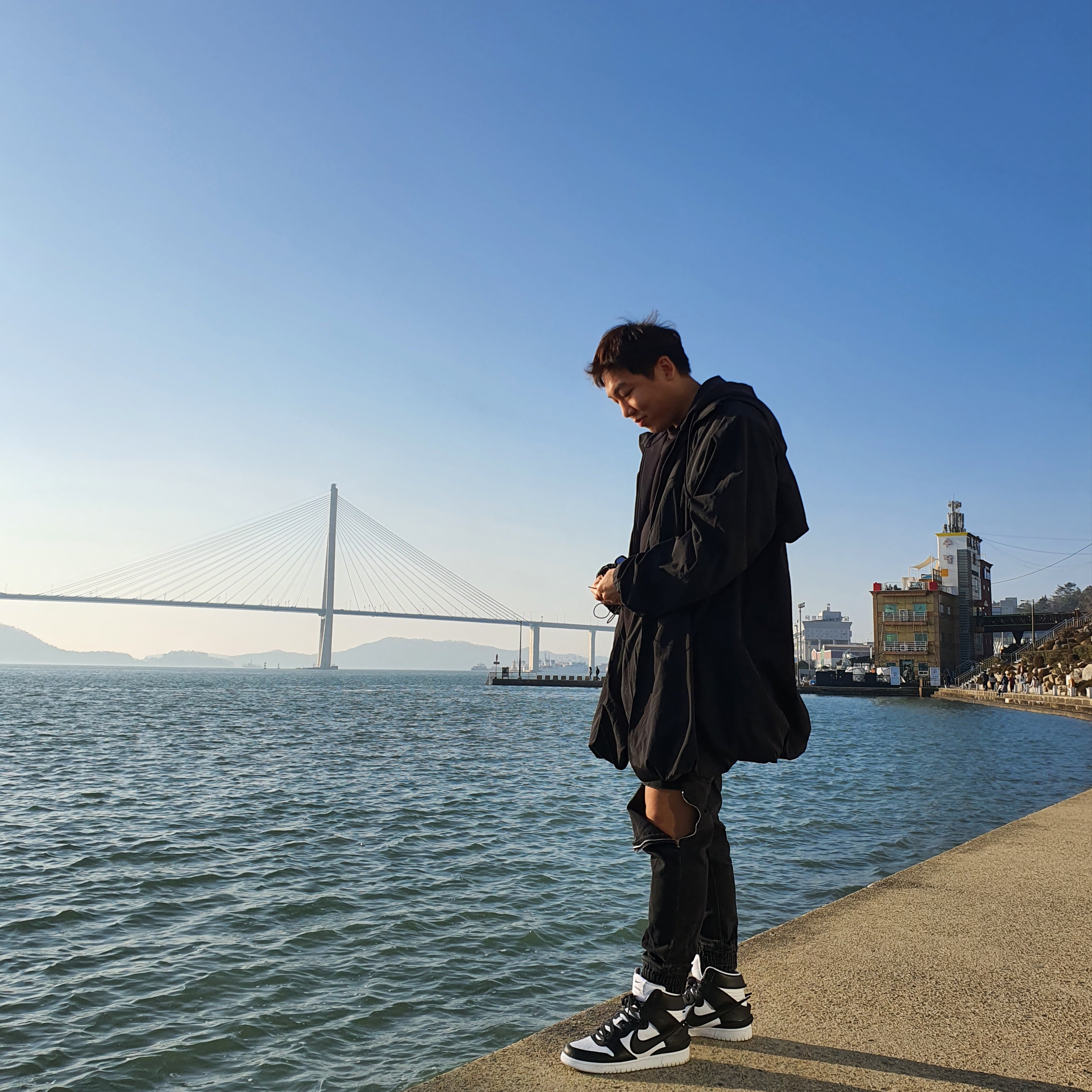Nike x Ambush Dunk High Black, Juun.J x Reebok Windbreaker Cobalt 착용 스타일