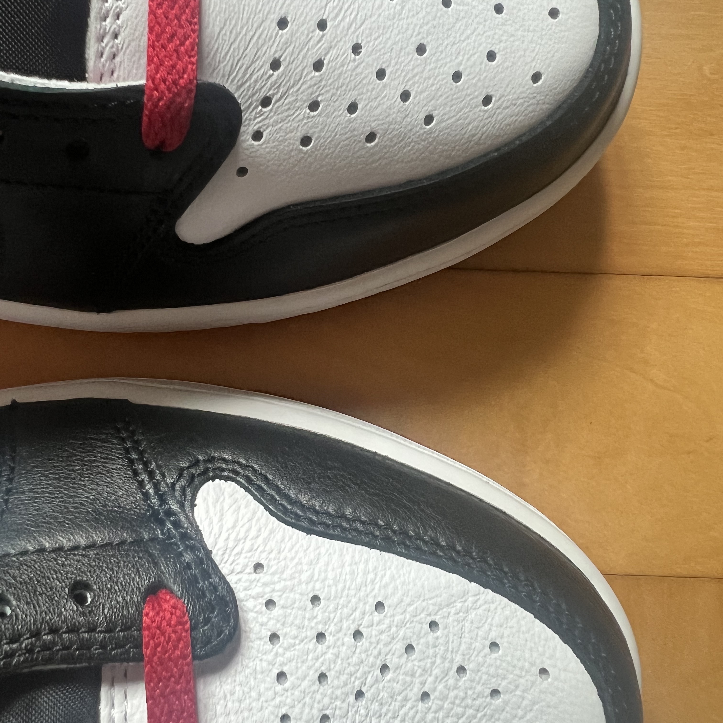 Jordan 1 Retro Low OG Black Toe 착용 스타일 - 2