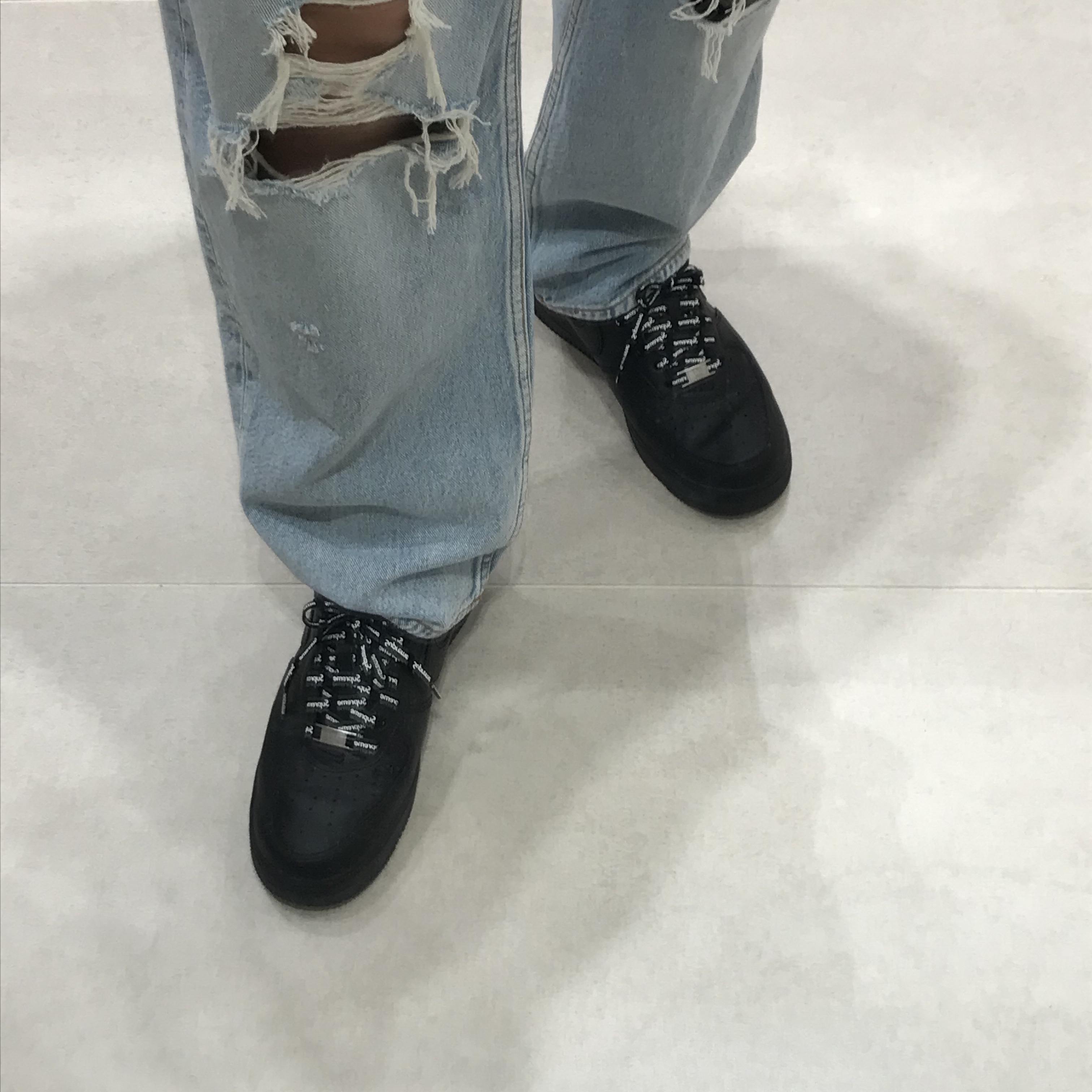 Nike x Supreme Air Force 1 Low Black 착용 스타일