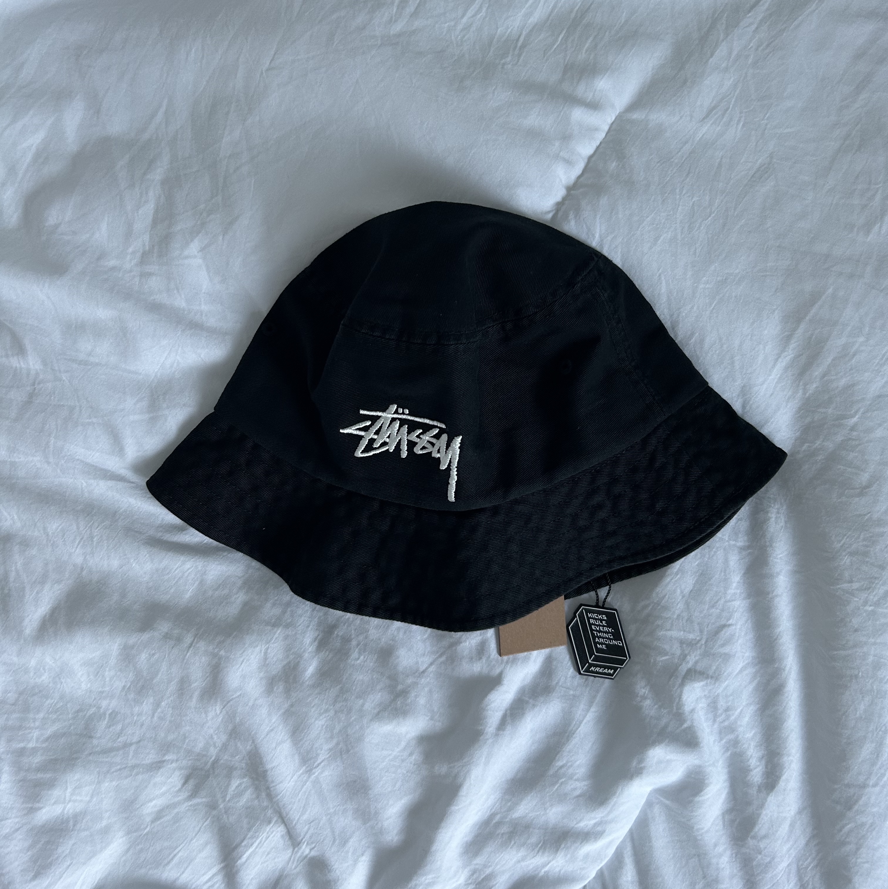 Stussy Big Stock Bucket Hat Black 착용 스타일 - 1