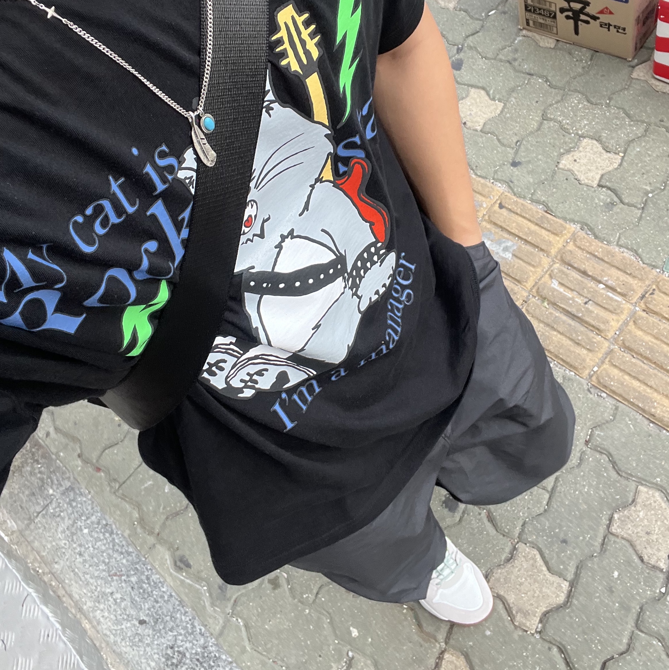 Nike ACG Lowcate Light Iron Ore 착용 스타일