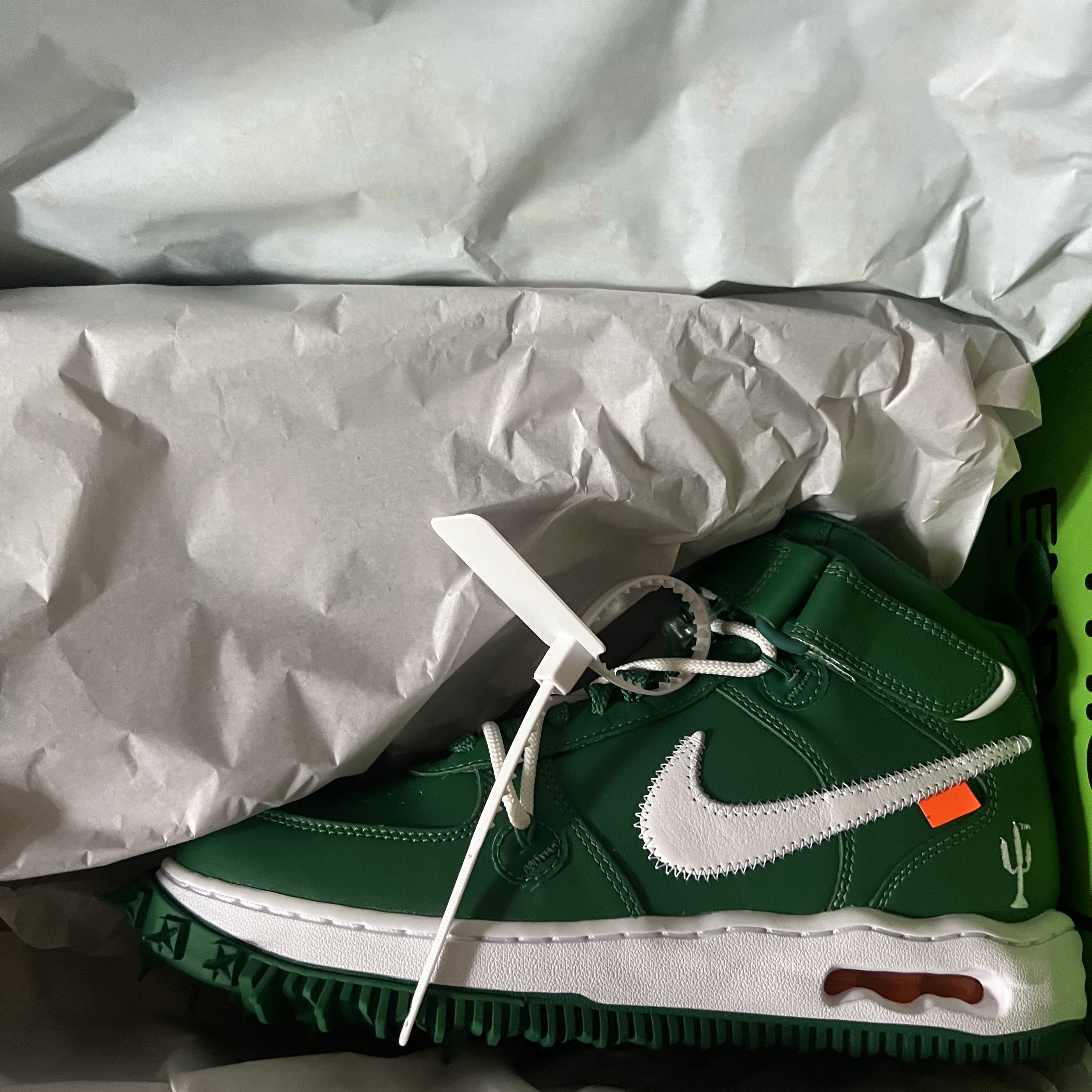Nike x Off-White Air Force 1 Mid SP Leather Pine Green 착용 스타일