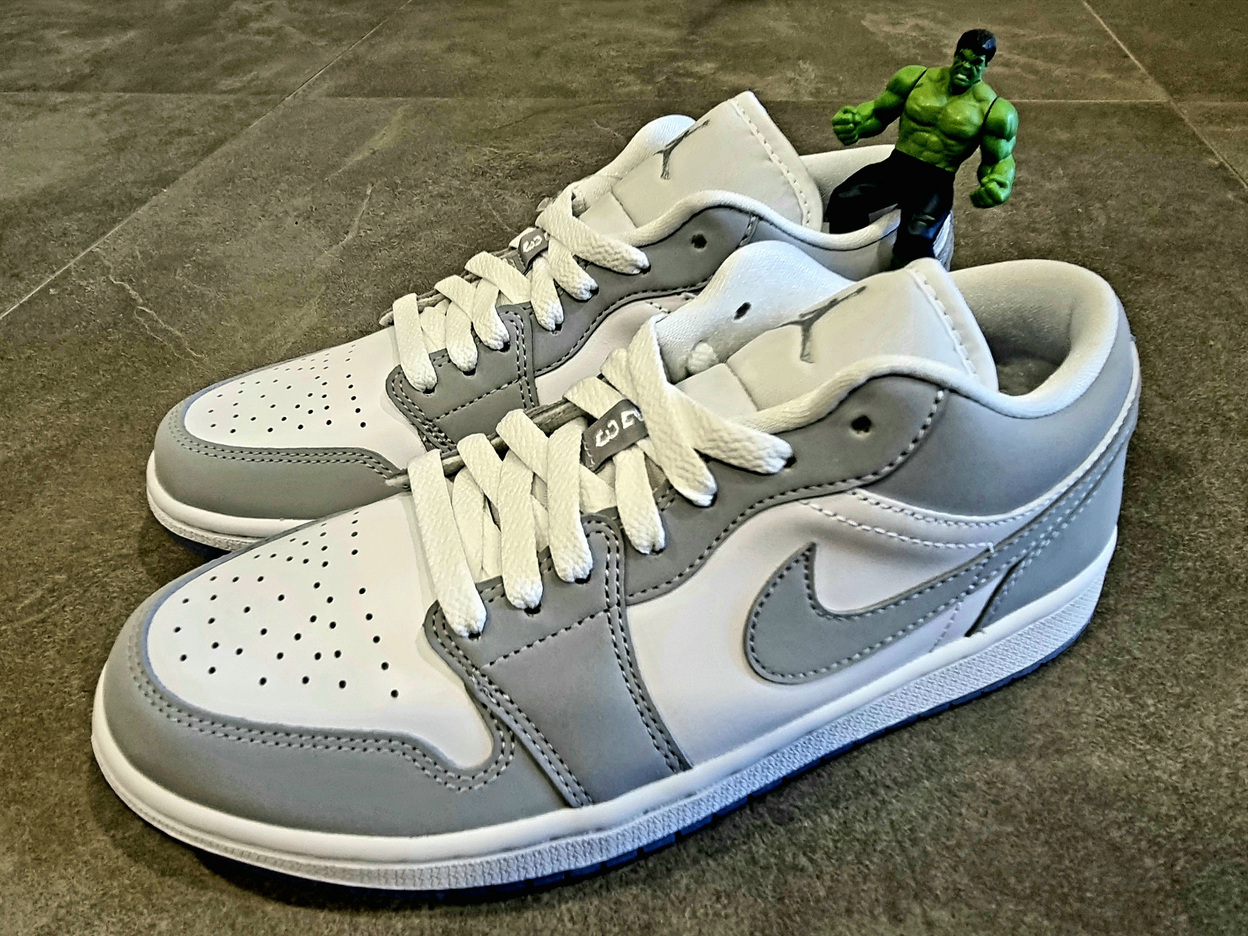 (W) Jordan 1 Low White Wolf Grey 착용 스타일 - 1