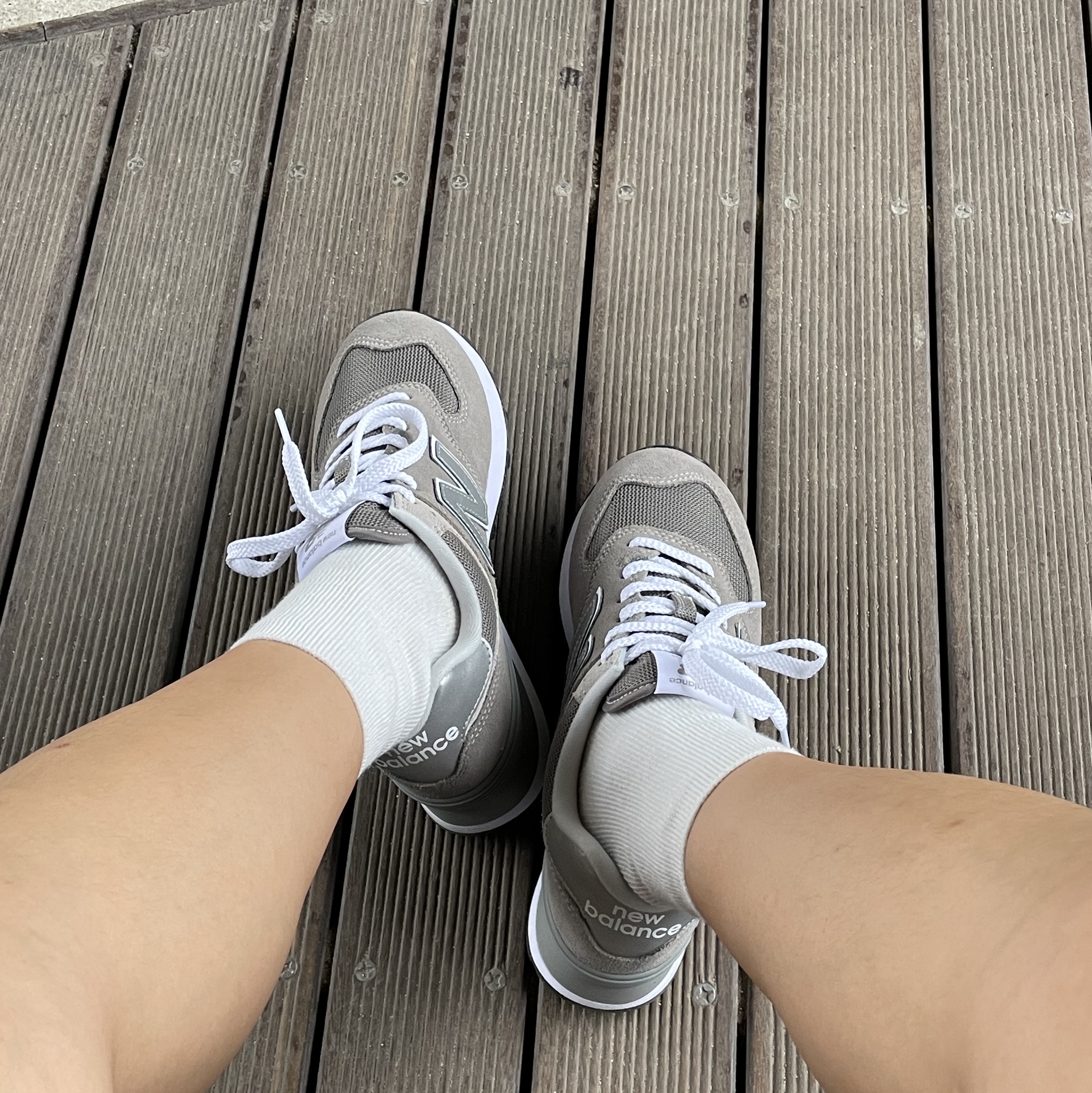(W) New Balance 574 Worn By Anyone Grey - B Standard 착용 스타일