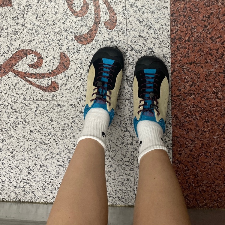 (W) Keen Jasper Rocks SP Sneakers Beige 착용 스타일 - 1