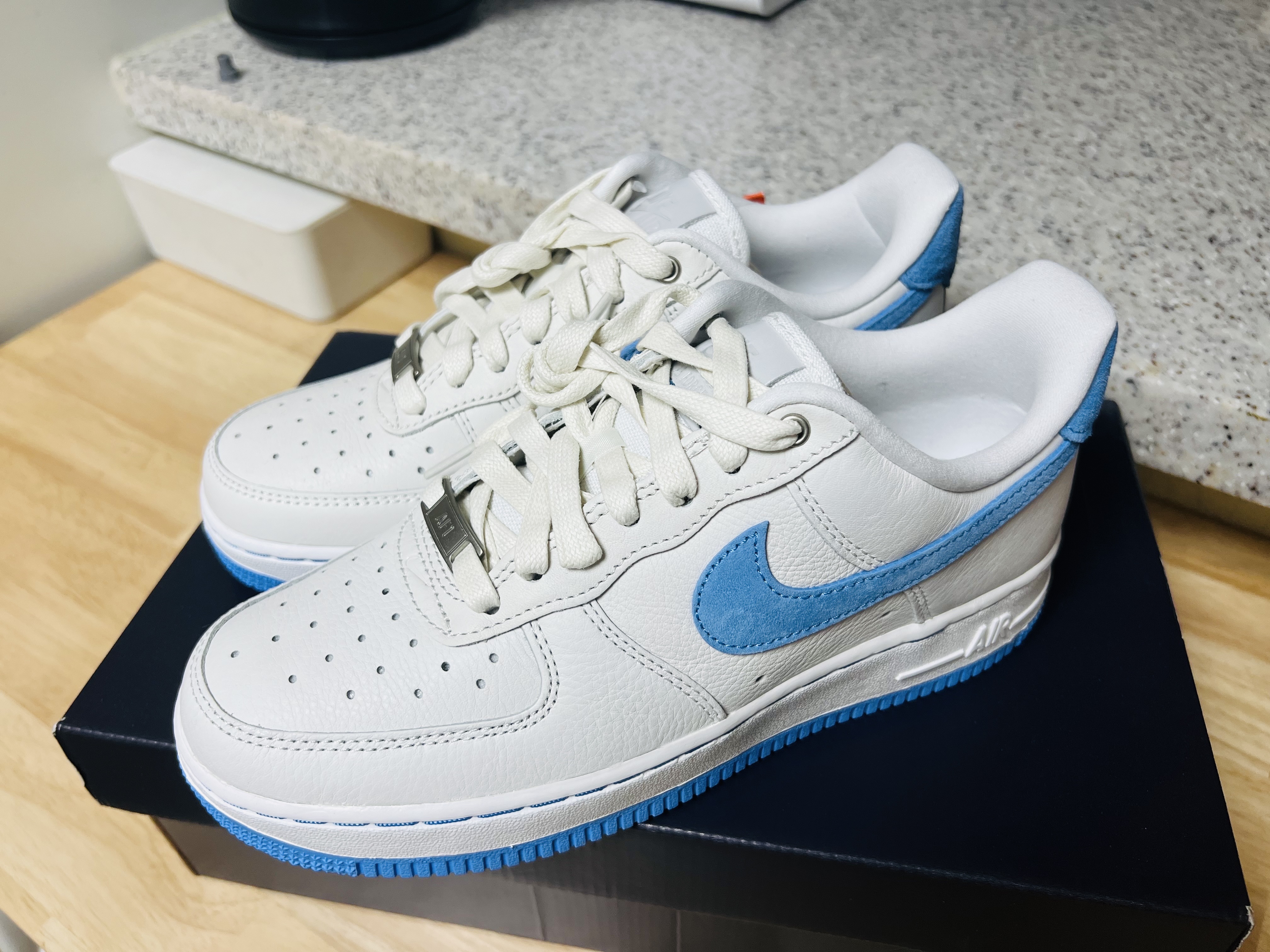 (W) Nike Air Force 1 LXX University Blue 착용 스타일