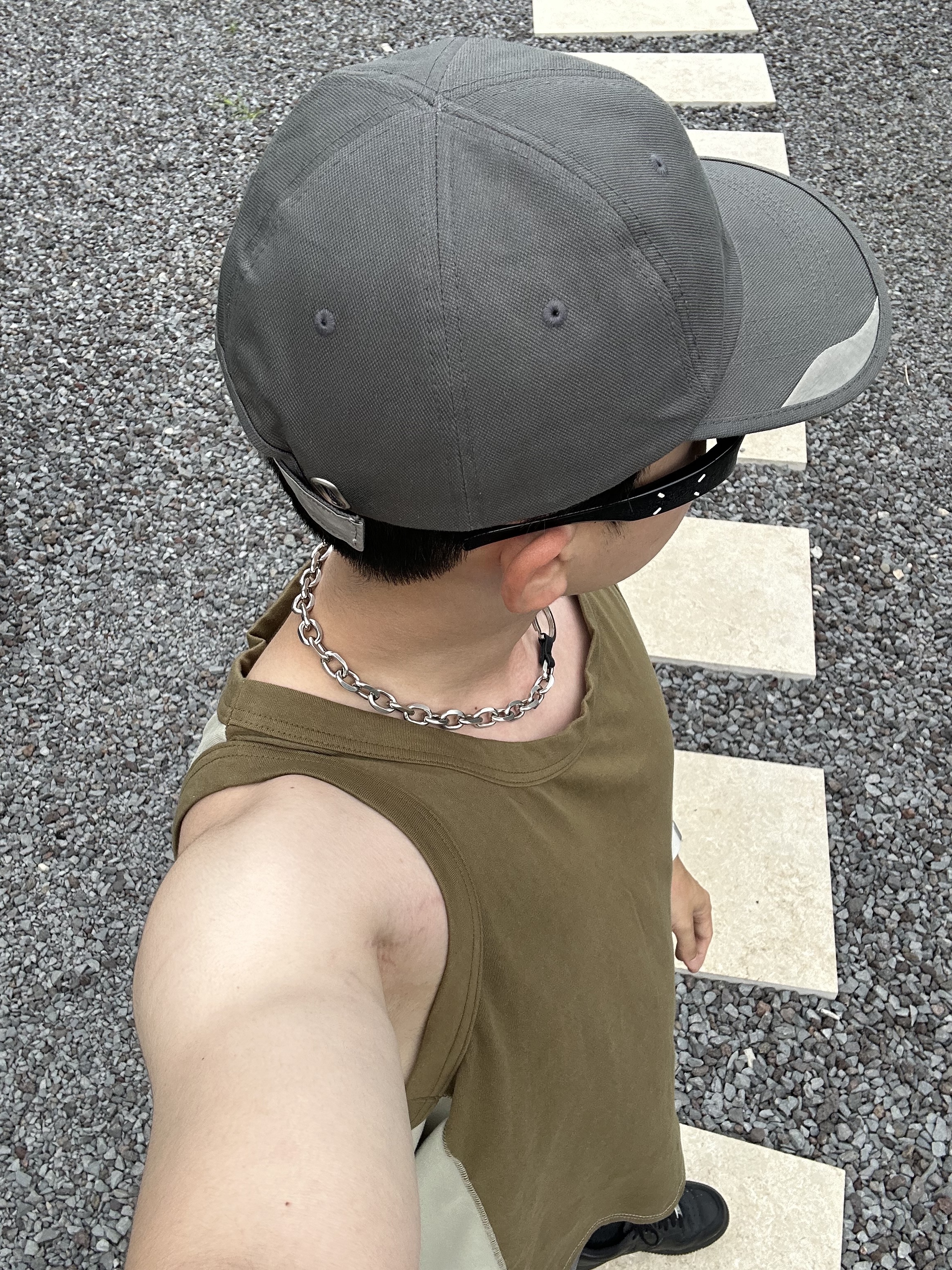 Gentle Monster x Maison Margiela MM003 Black Black, Our Legacy Ladon Brass Keychain Matte Nickel 착용 스타일