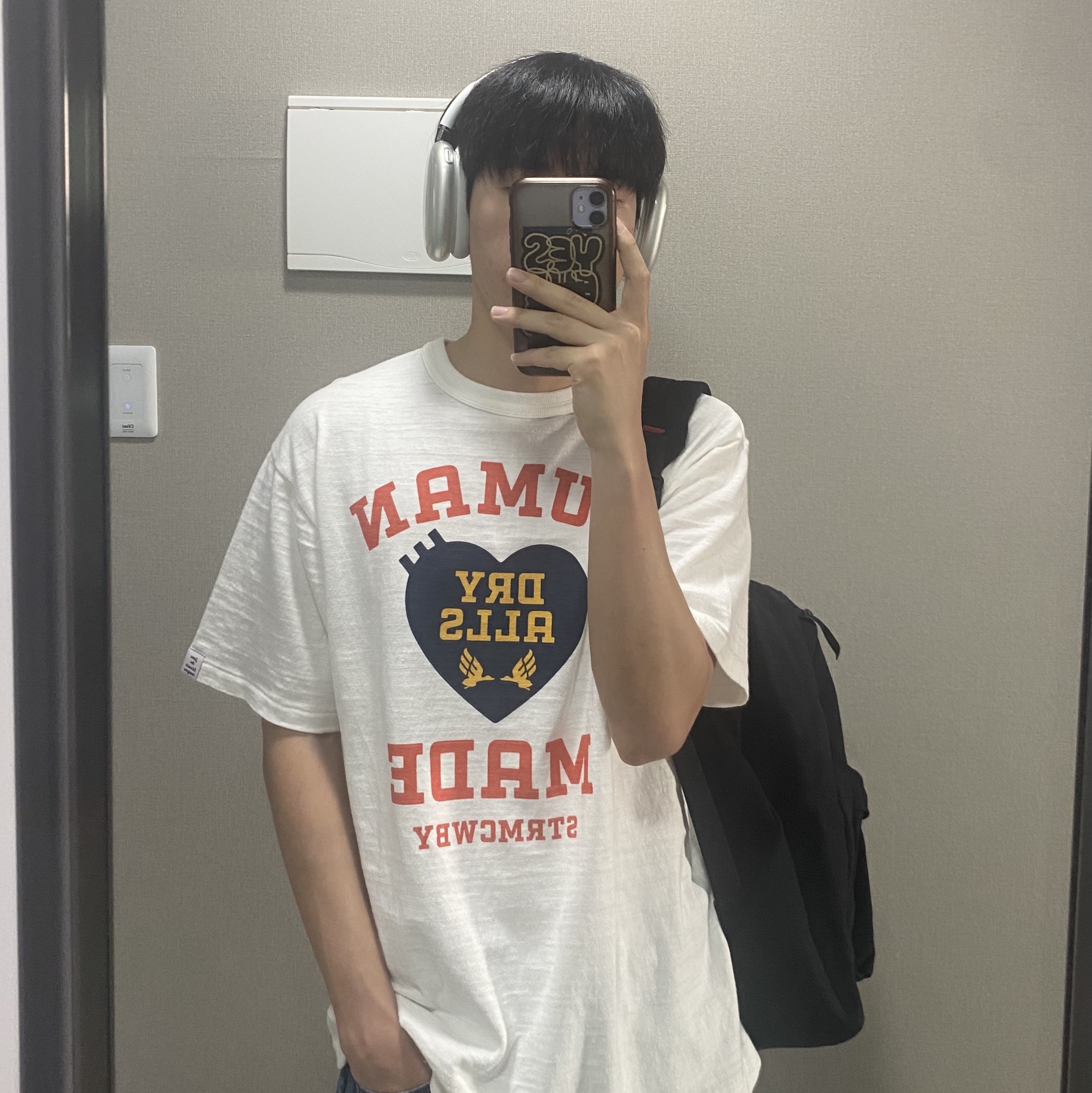 Human Made Graphic T-Shirt #08 White, Apple AirPods Max Lightning Silver (Korean Ver.) 착용 스타일