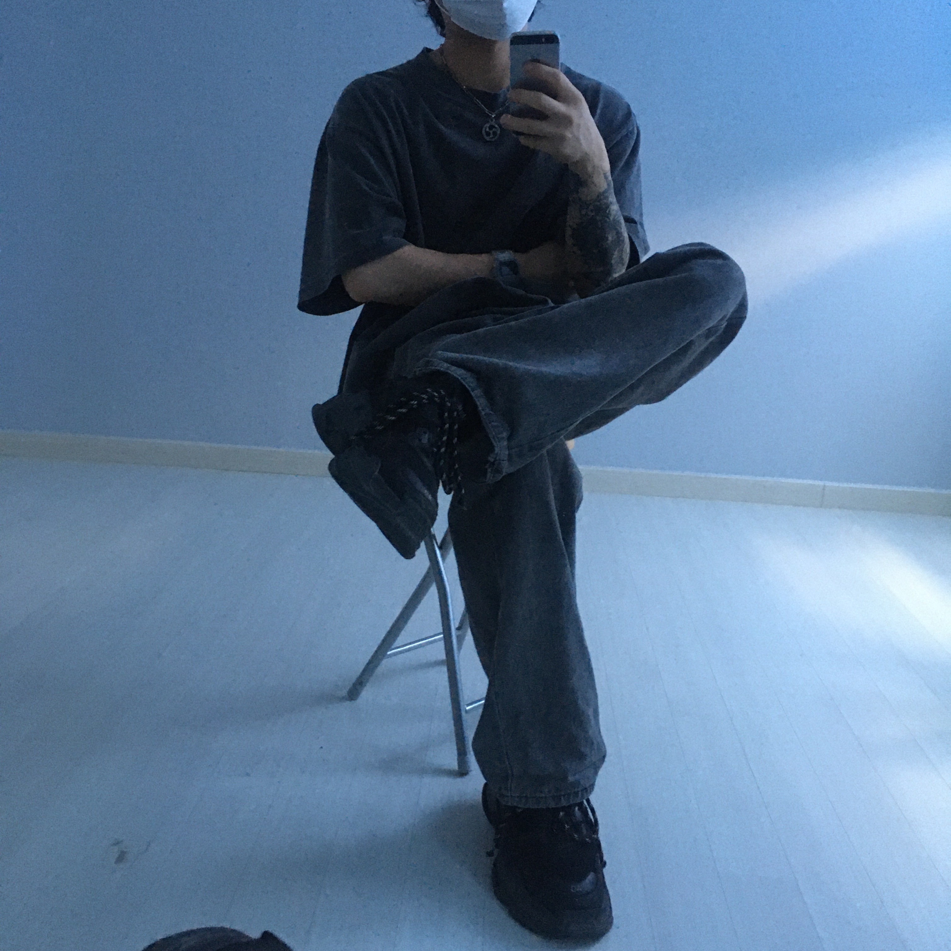 Casio G-Shock x Thisisneverthat DW-5600TINT23-7DF Skeleton, Balenciaga Triple S Trainer Triple Black 2021 착용 스타일 - 1