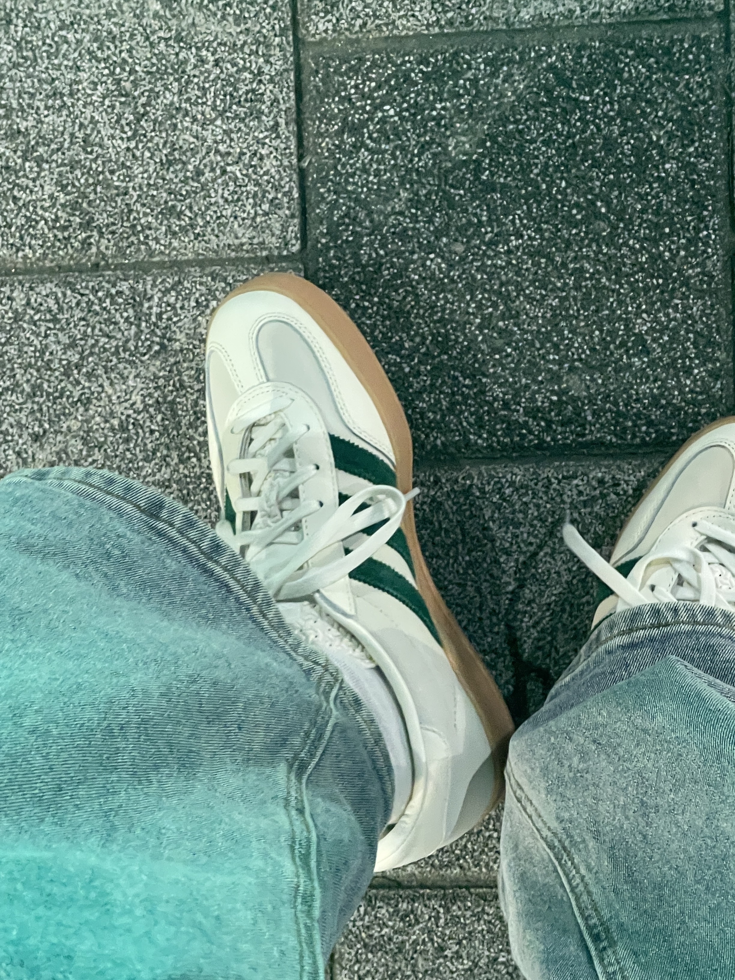 Adidas x Emmi Gazelle Indoor Off White Dark Green 착용 스타일