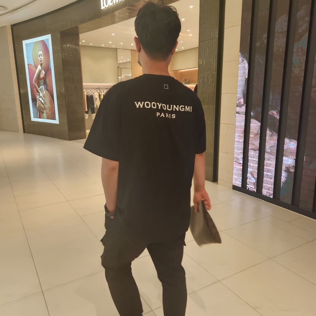 Wooyoungmi Cotton Back Logo T-shirt Black - 23SS 착용 스타일