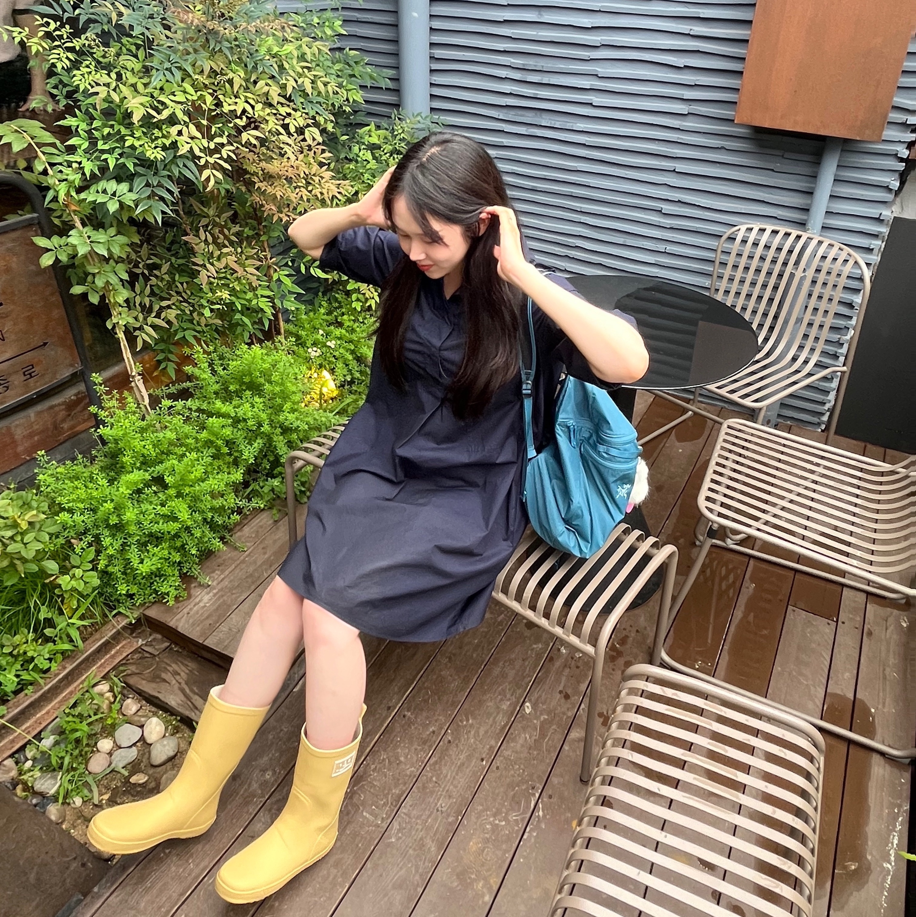 (W) Bensimon BSM Rain Boots Mid Honey Butter, Arc'teryx Heliad 15 Backpack Serene 착용 스타일 - 4