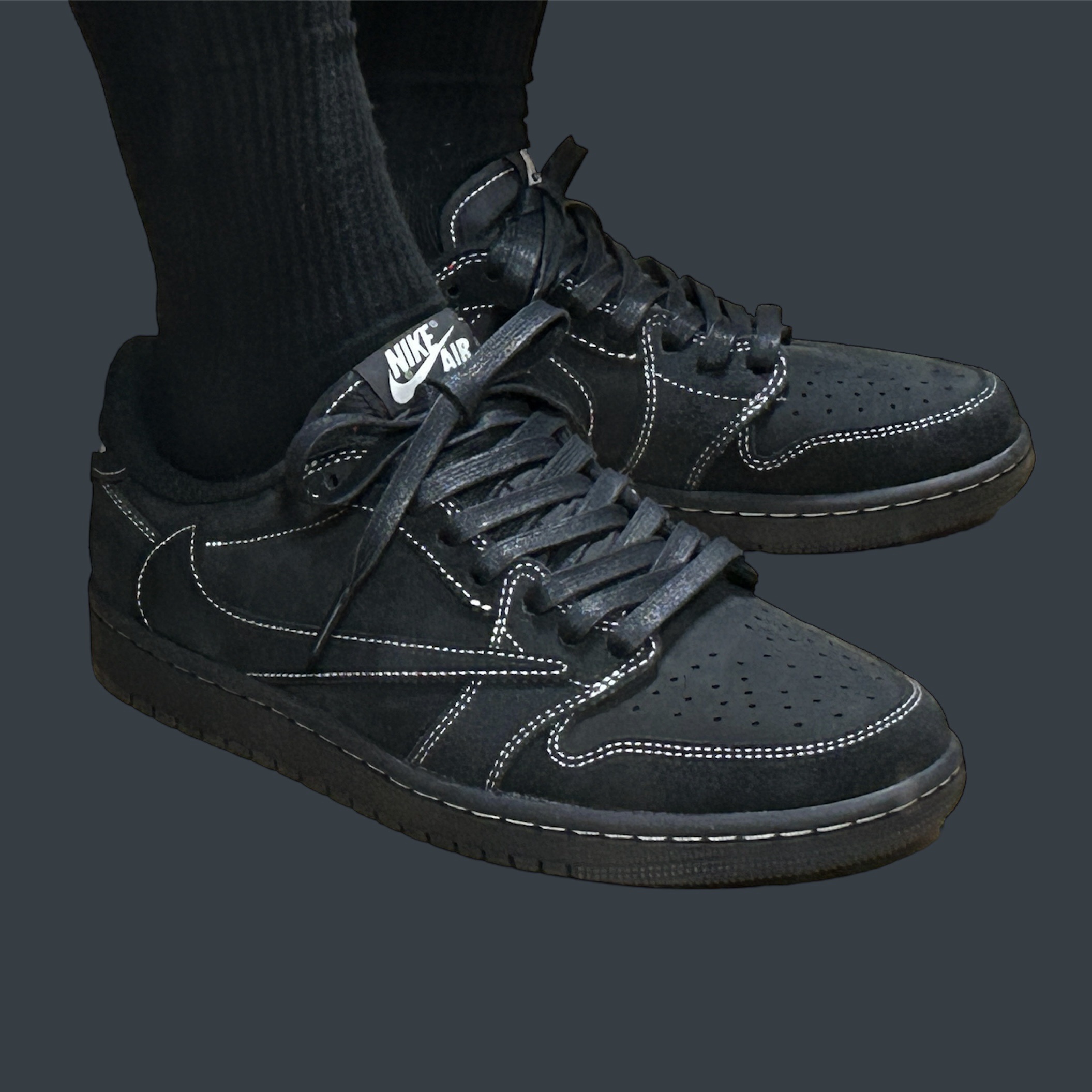 Jordan 1 x Travis Scott Retro Low OG SP Black Phantom 착용 스타일 - 1
