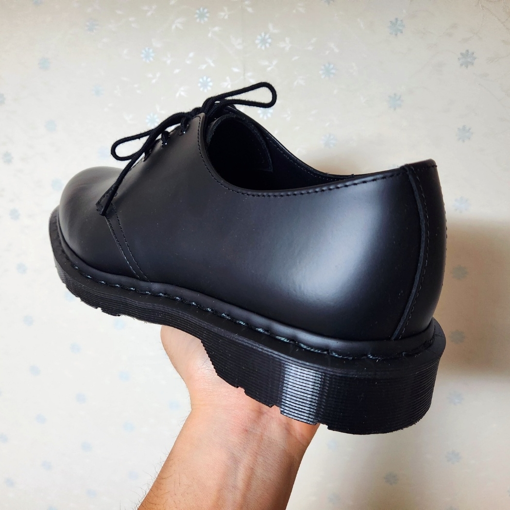Dr. Martens 1461 Mono Black 착용 스타일 - 3