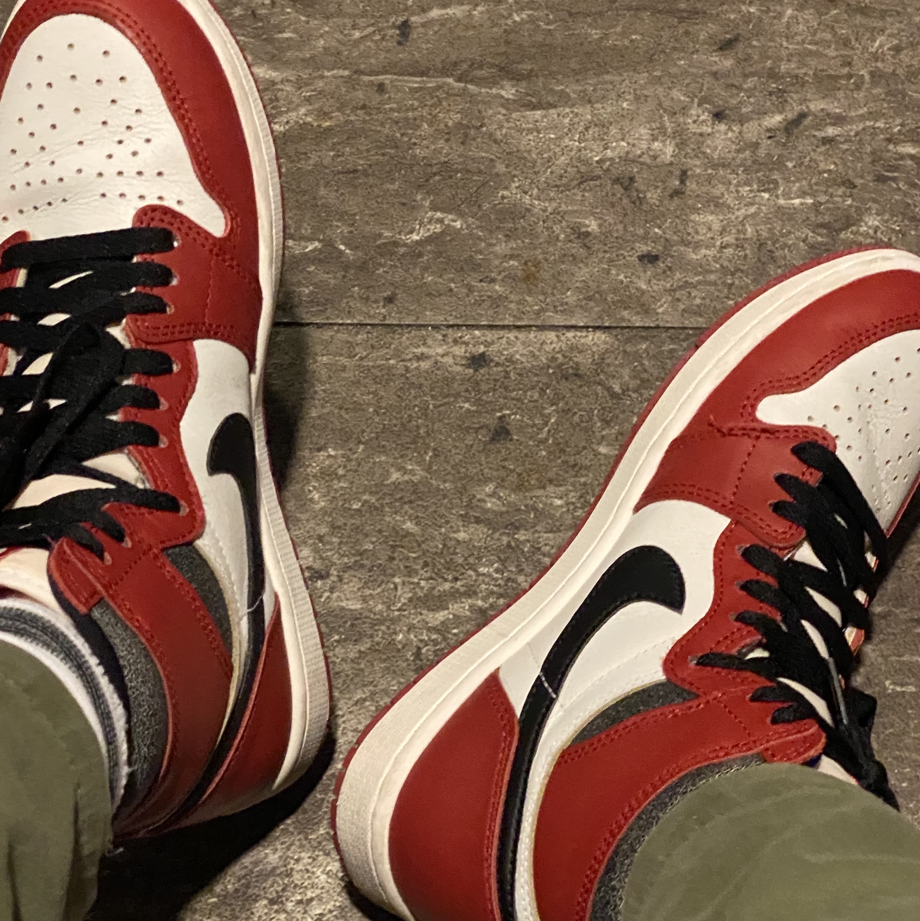 Jordan 1 Retro High OG Chicago 2022 착용 스타일 - 1
