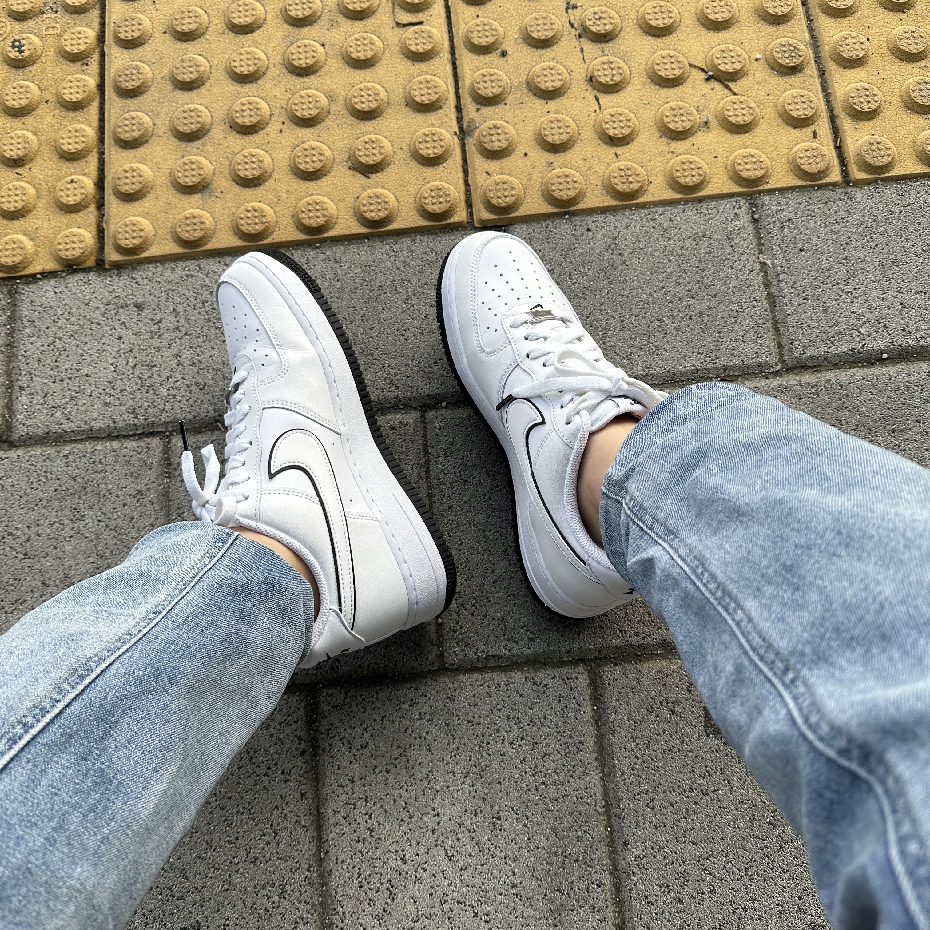 Nike Air Force 1 '07 White Black 착용 스타일