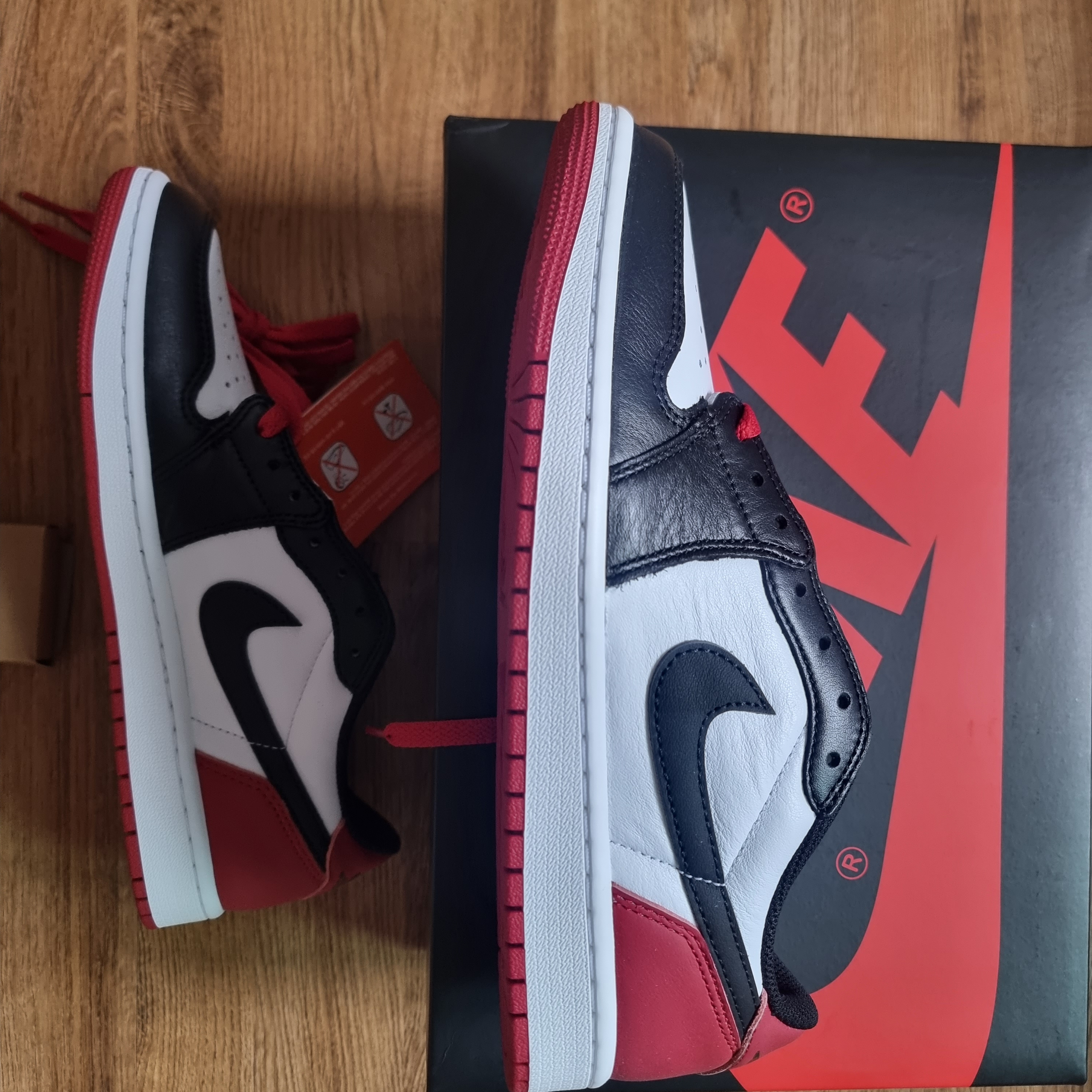 Jordan 1 Retro Low OG Black Toe 착용 스타일 - 2