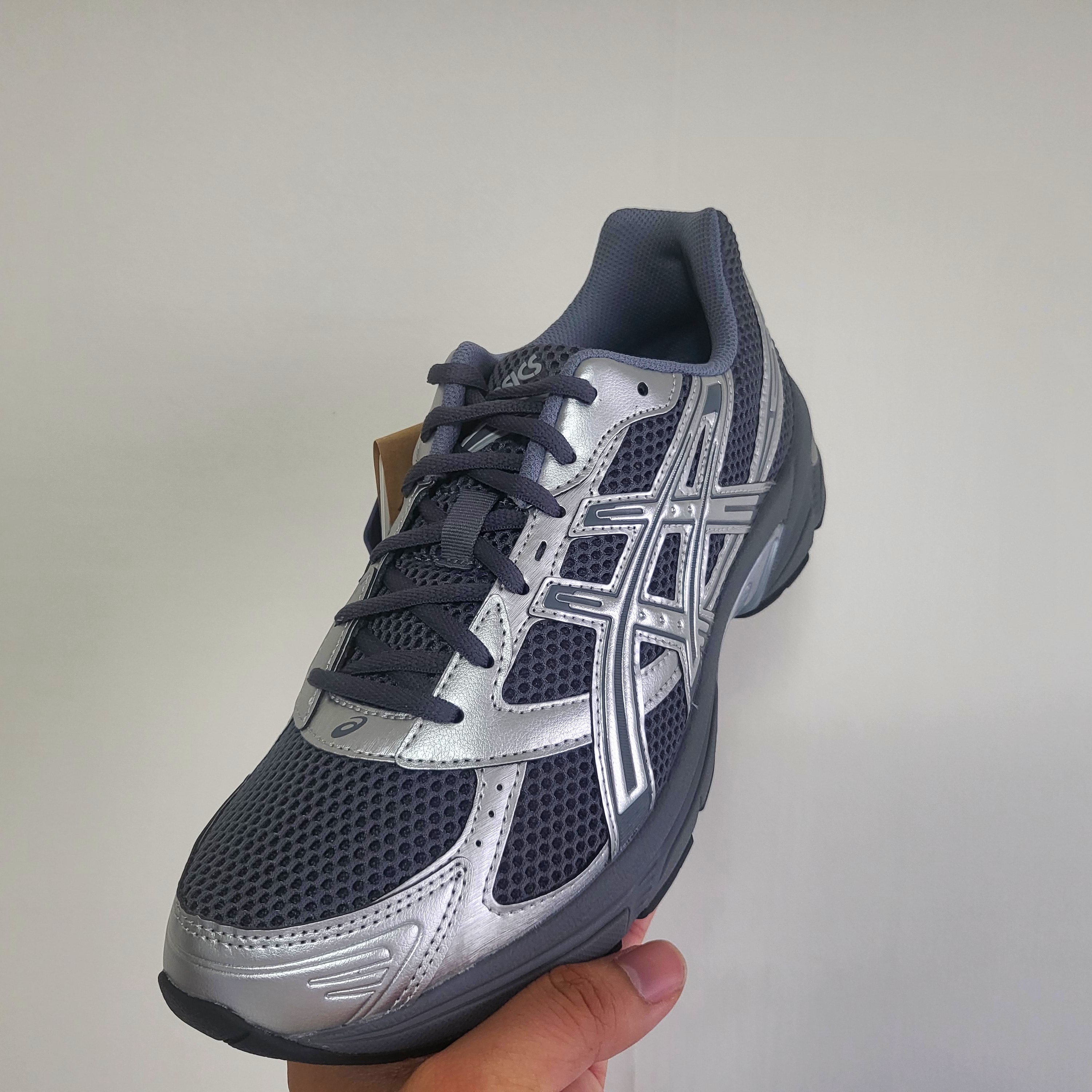 Asics Gel-1130 Steel Grey Pure Silver 착용 스타일