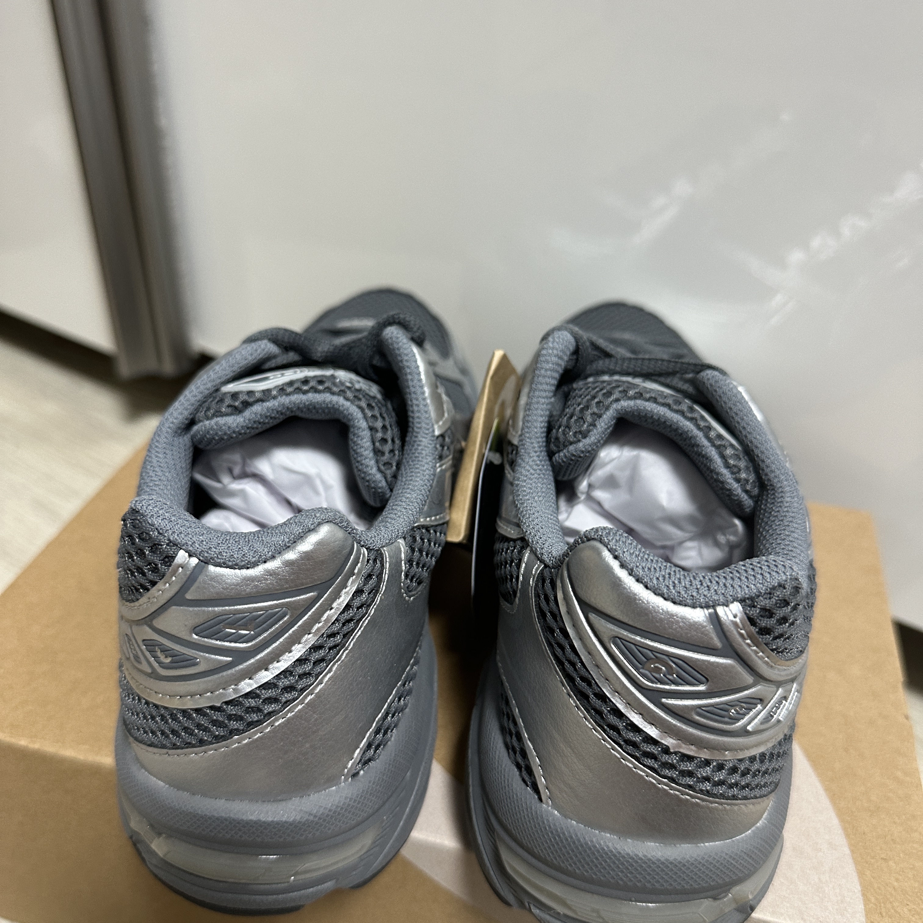 Asics Gel-1130 Steel Grey Pure Silver 착용 스타일 - 2