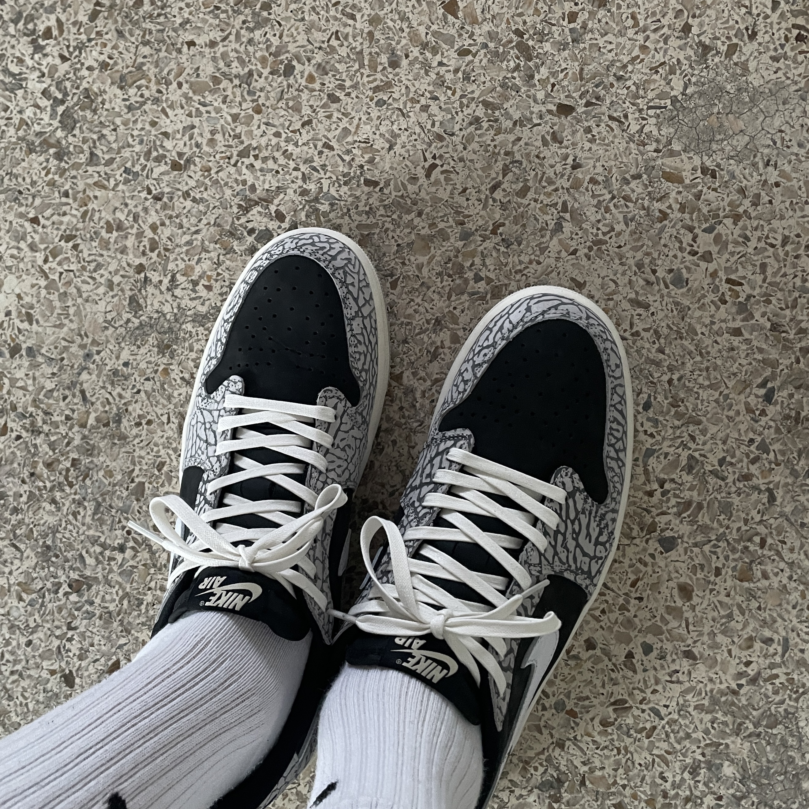 Jordan 1 Retro Low OG Black Cement 착용 스타일