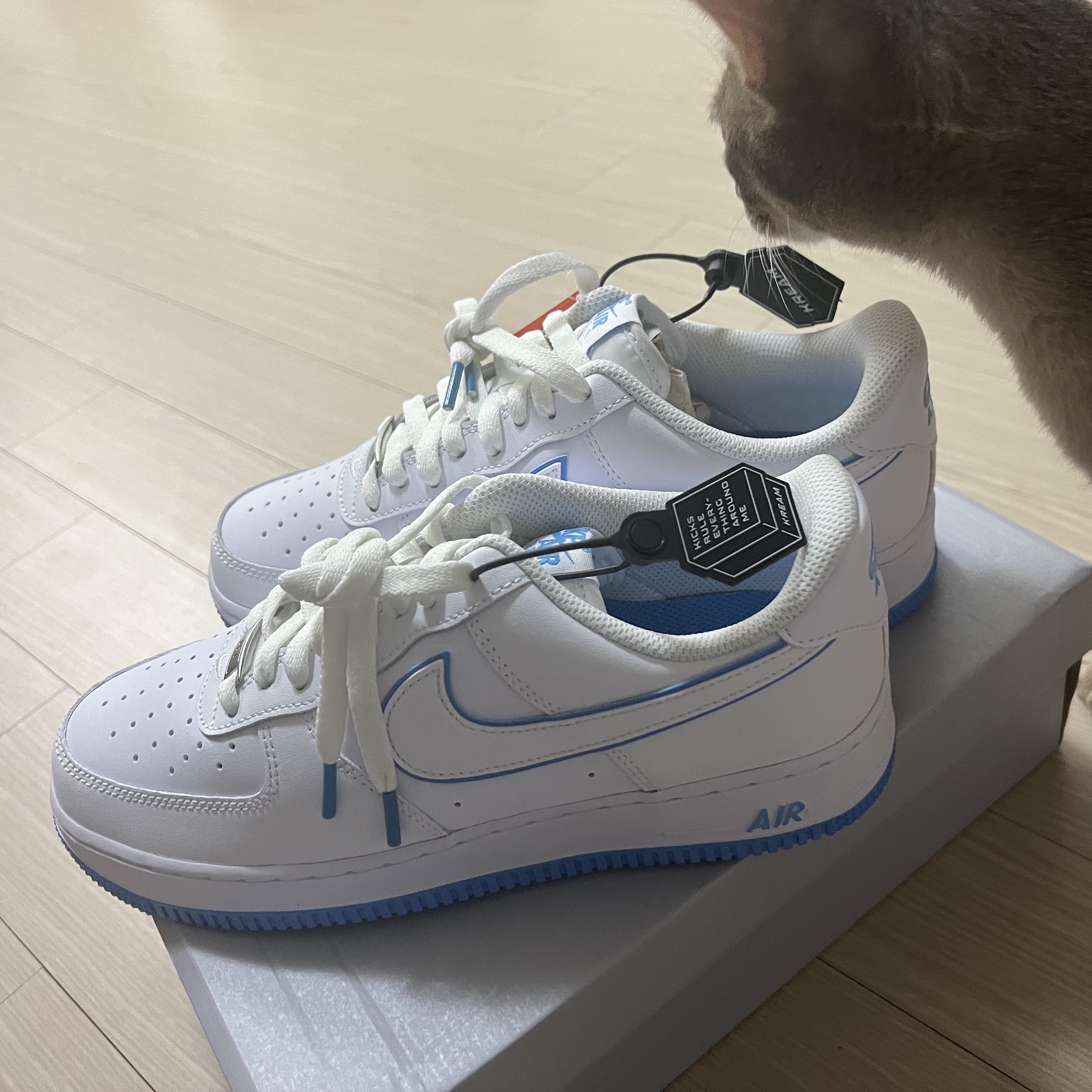 Nike Air Force 1 '07 White University Blue 착용 스타일
