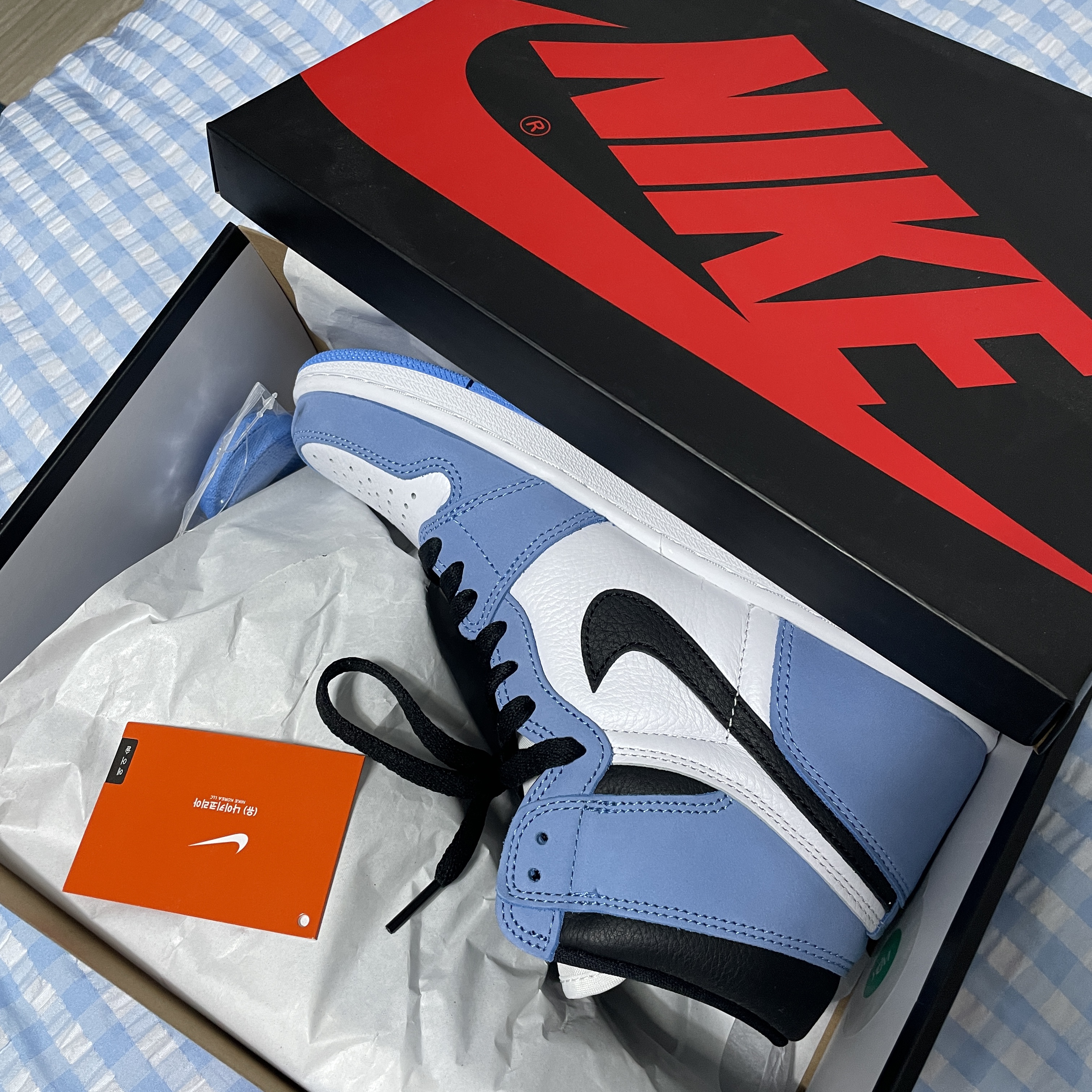 Jordan 1 Retro High OG University Blue 착용 스타일