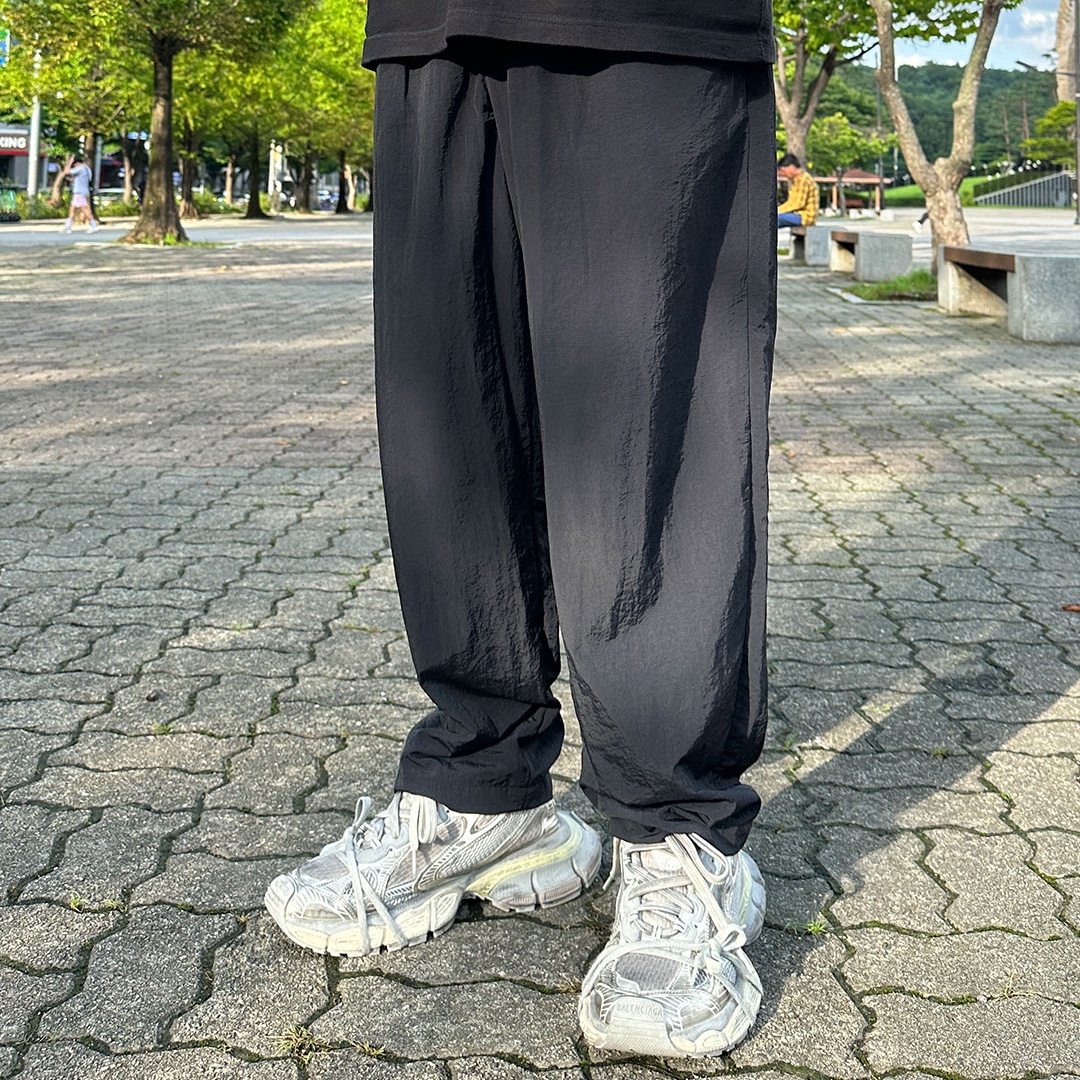 Balenciaga 3XL Sneakers Light Beige 착용 스타일