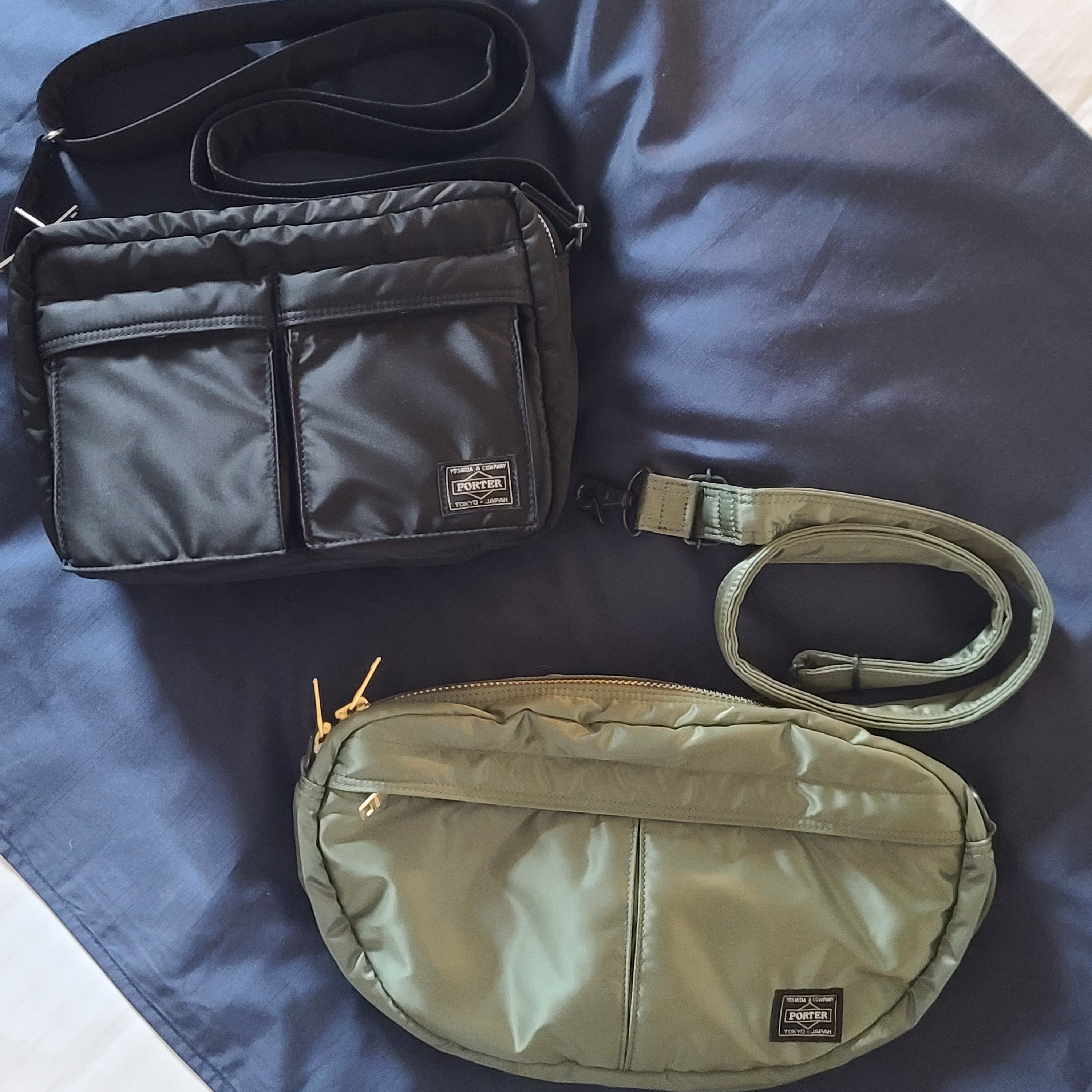 Porter Tanker Shoulder Bag Sage Green 착용 스타일 - 2