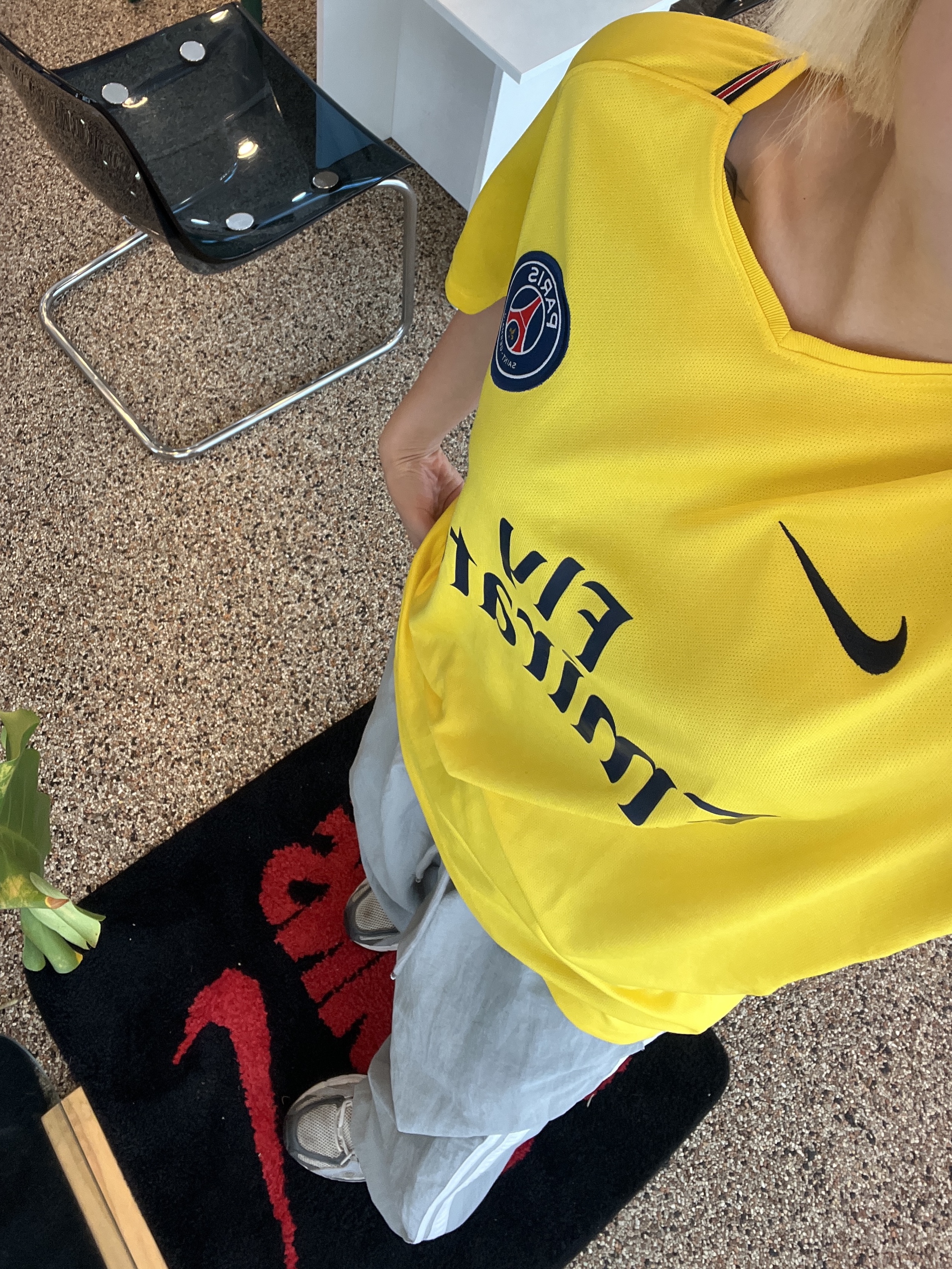 Reebok x Vetements Spike Runner 200 Grey Silver, Reebok x Vetements Spike Runner 200 Silver Lime 착용 스타일 - 2