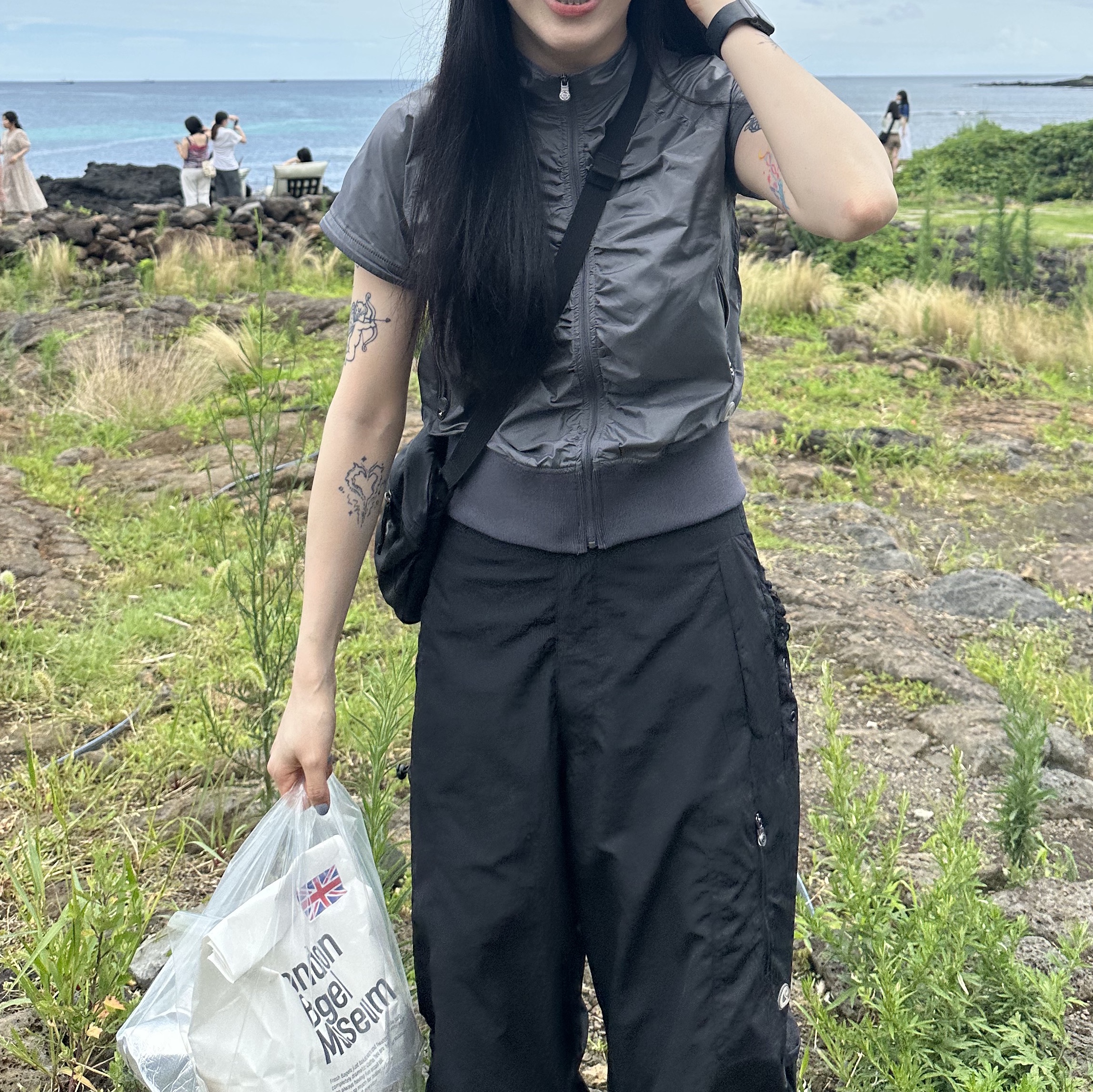 Arc'teryx Mantis 2 Waistpack Black 착용 스타일 - 2