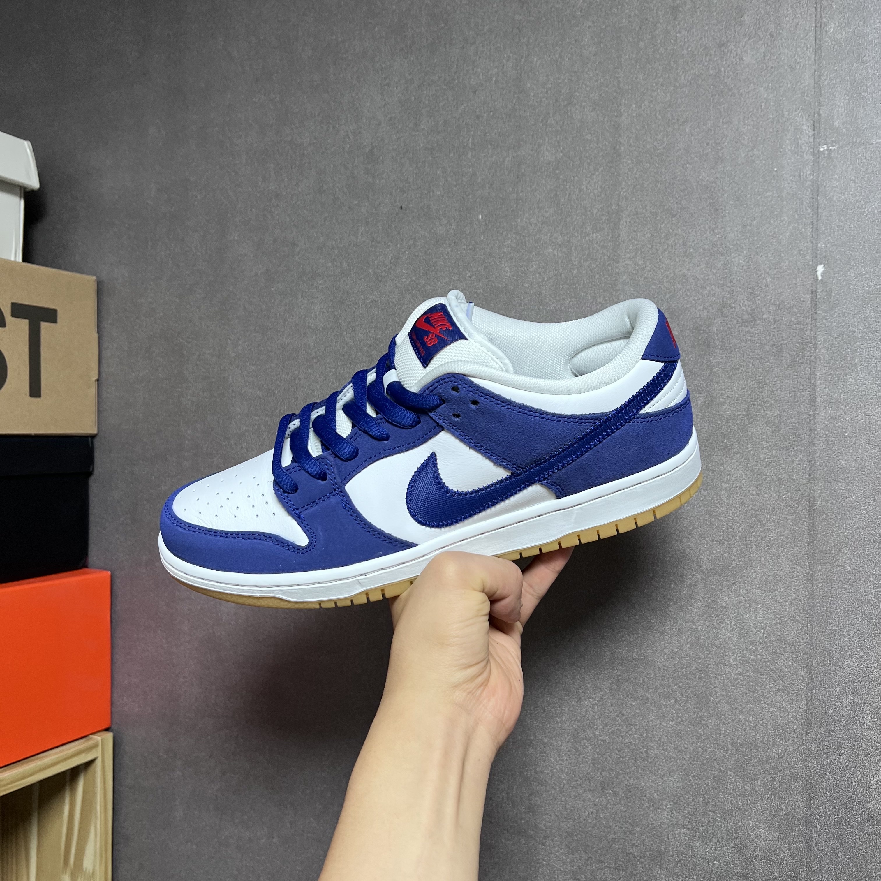 Nike SB Dunk Low Pro Premium Deep Royal Blue 착용 스타일