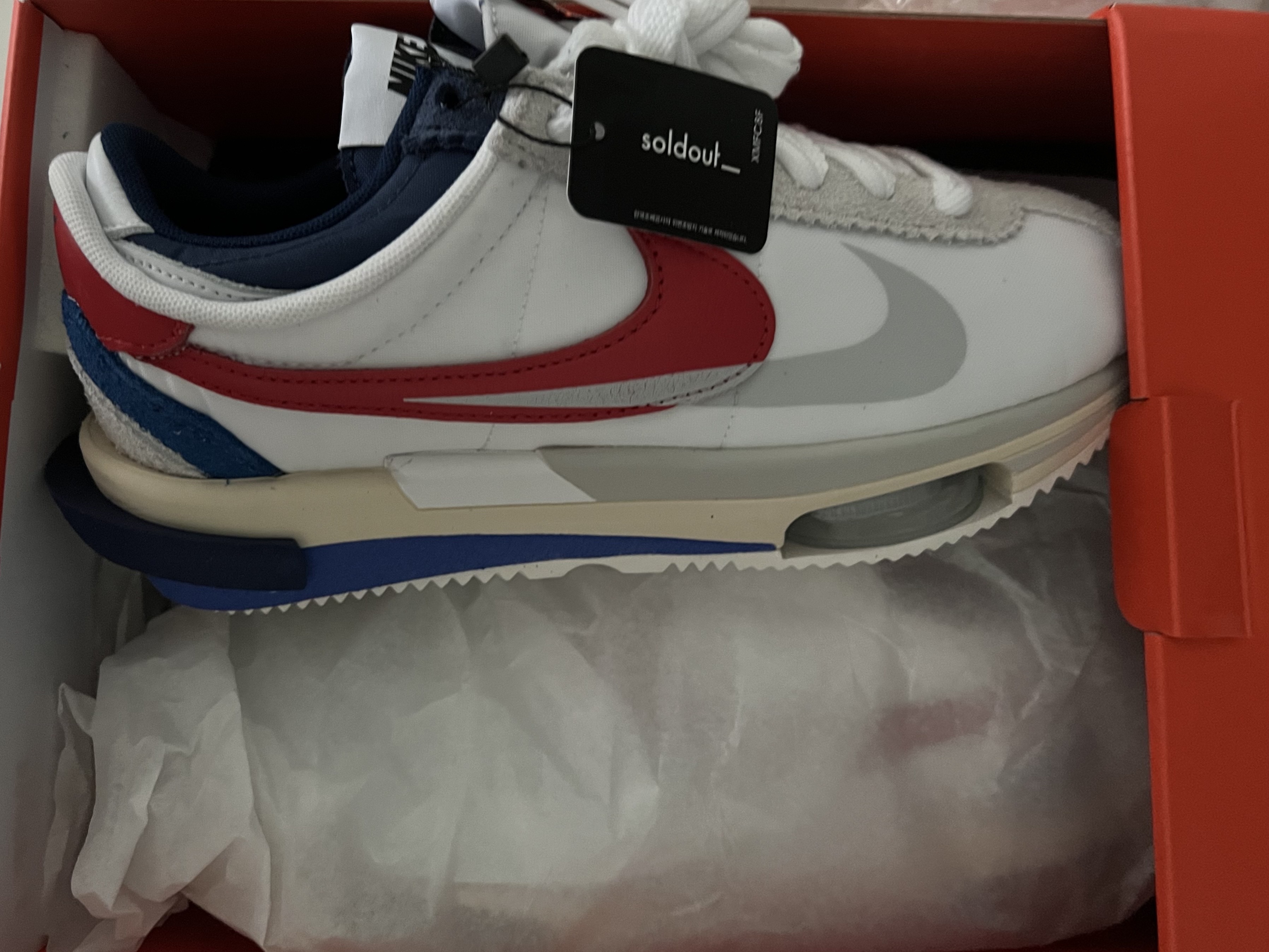 Nike x Sacai Zoom Cortez SP White and University Red 착용 스타일