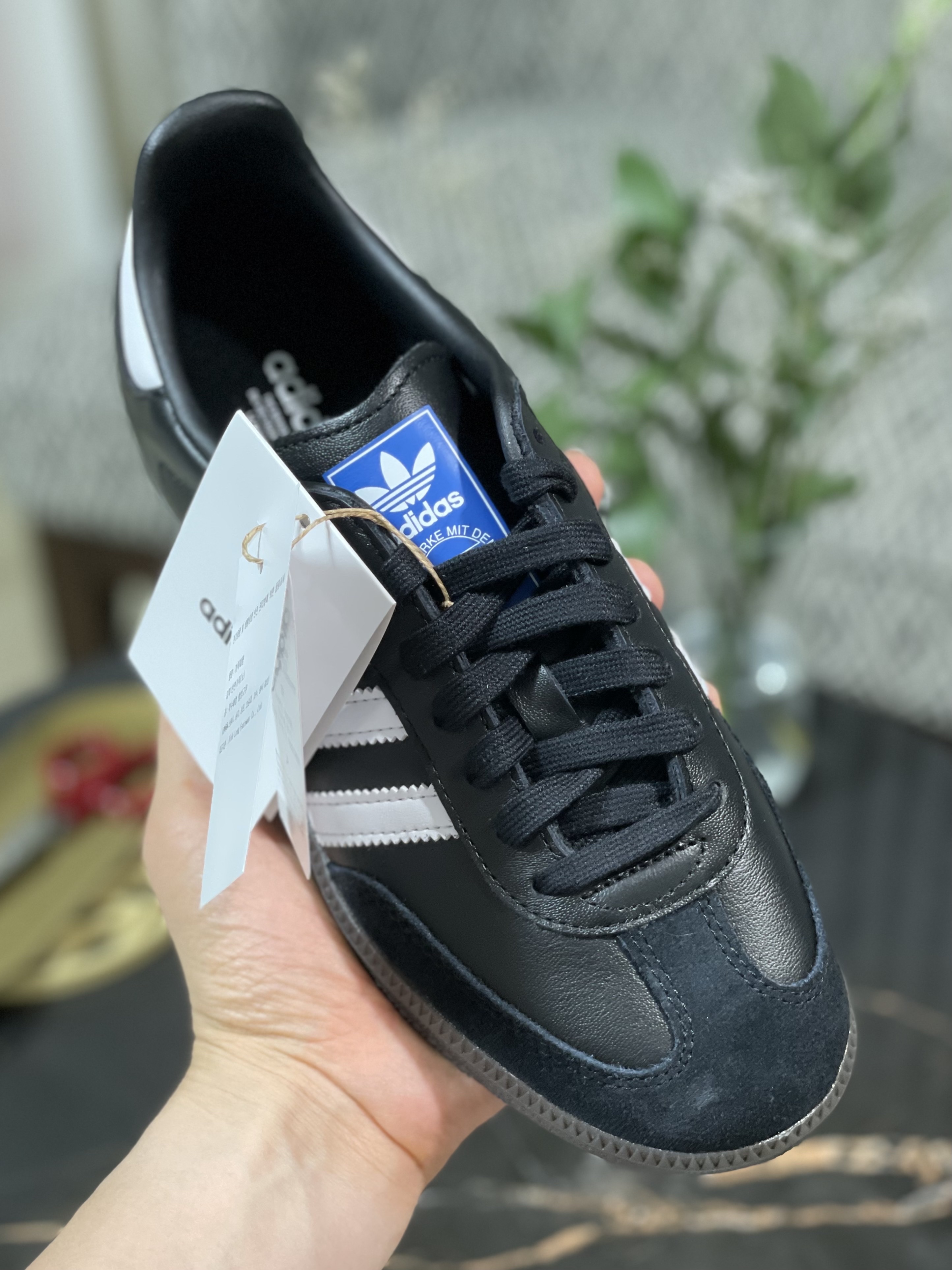 Adidas Samba OG Black White Gum 착용 스타일
