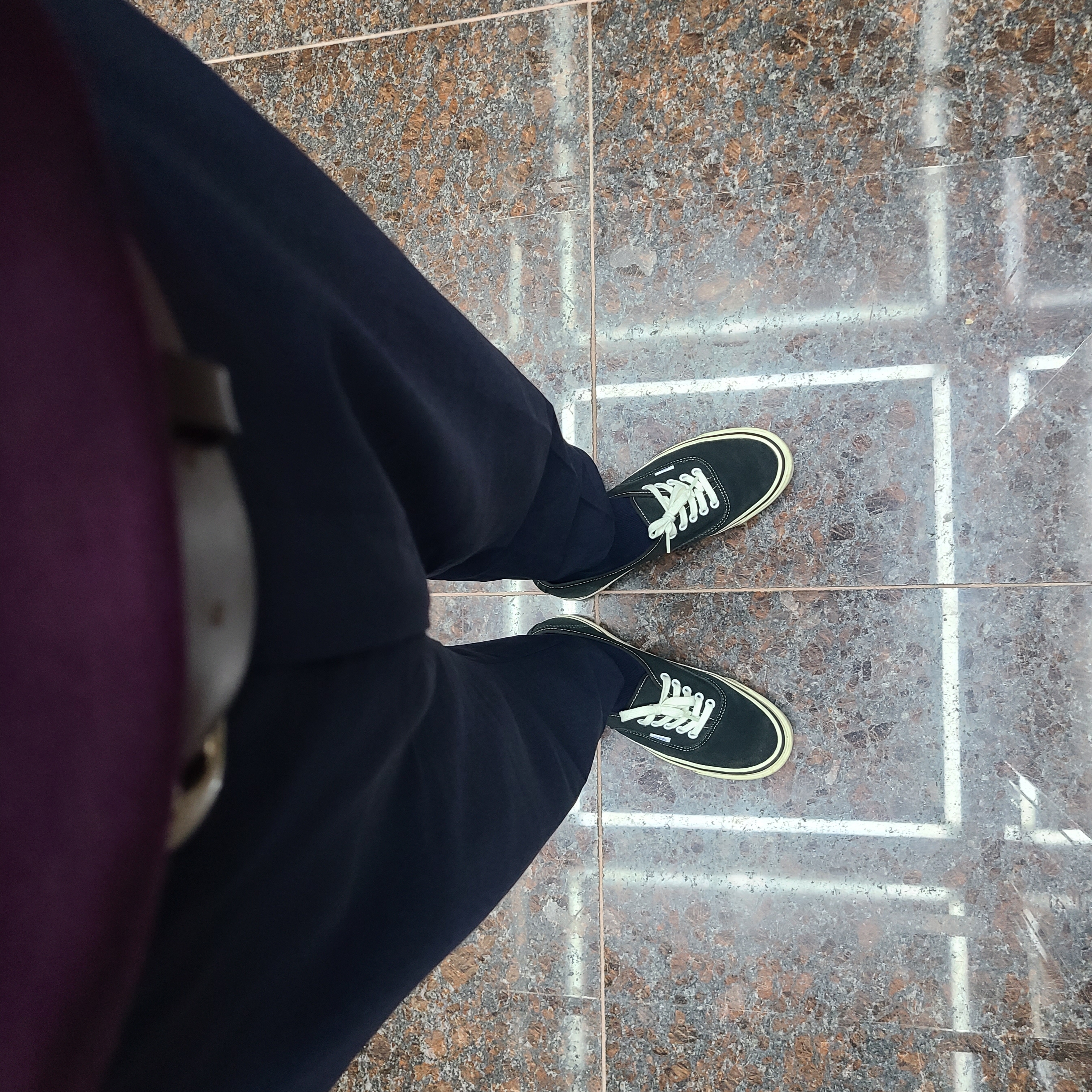 Vans Authentic 44 DX Anaheim Factory Black 착용 스타일 - 5