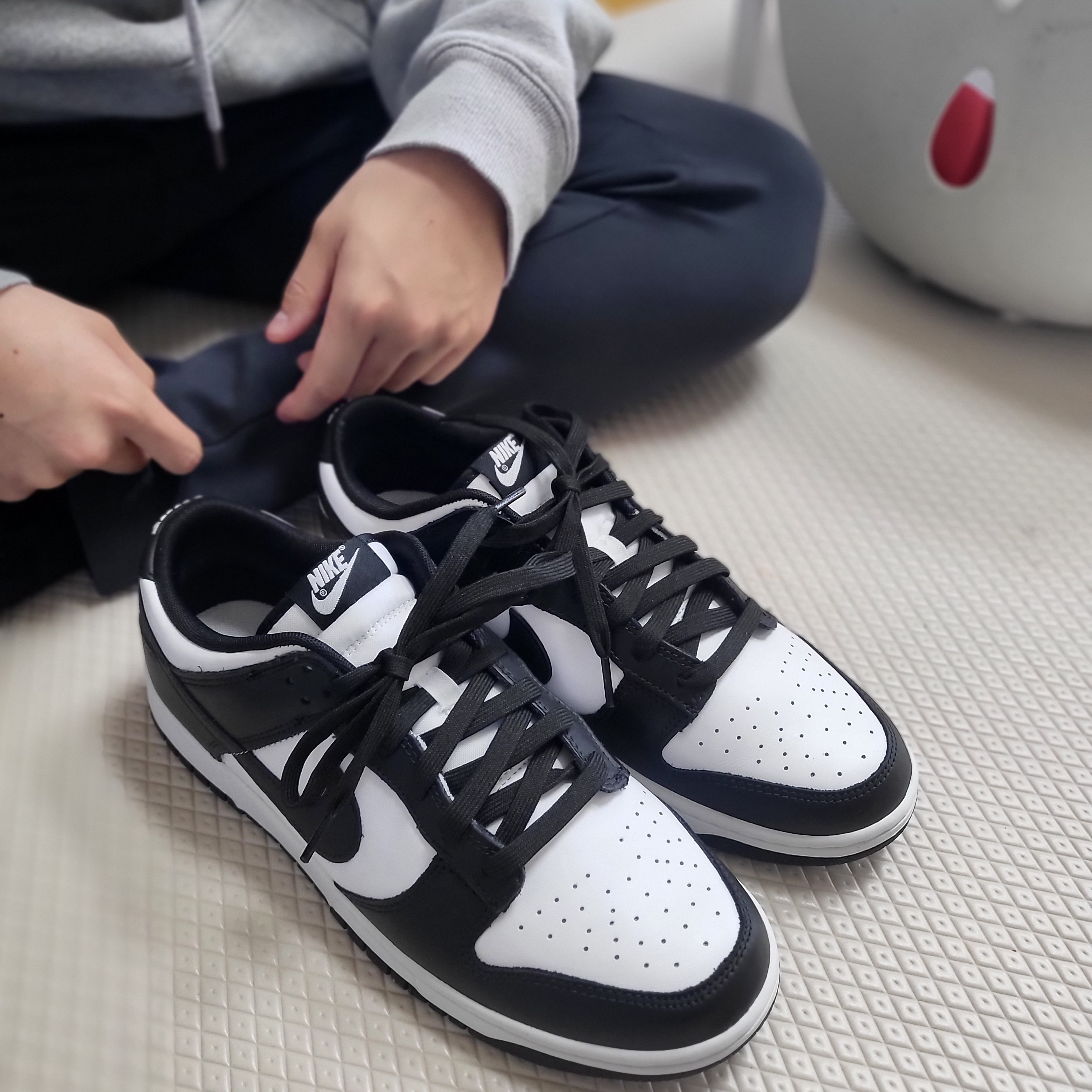 Nike Dunk Low Retro Black 착용 스타일