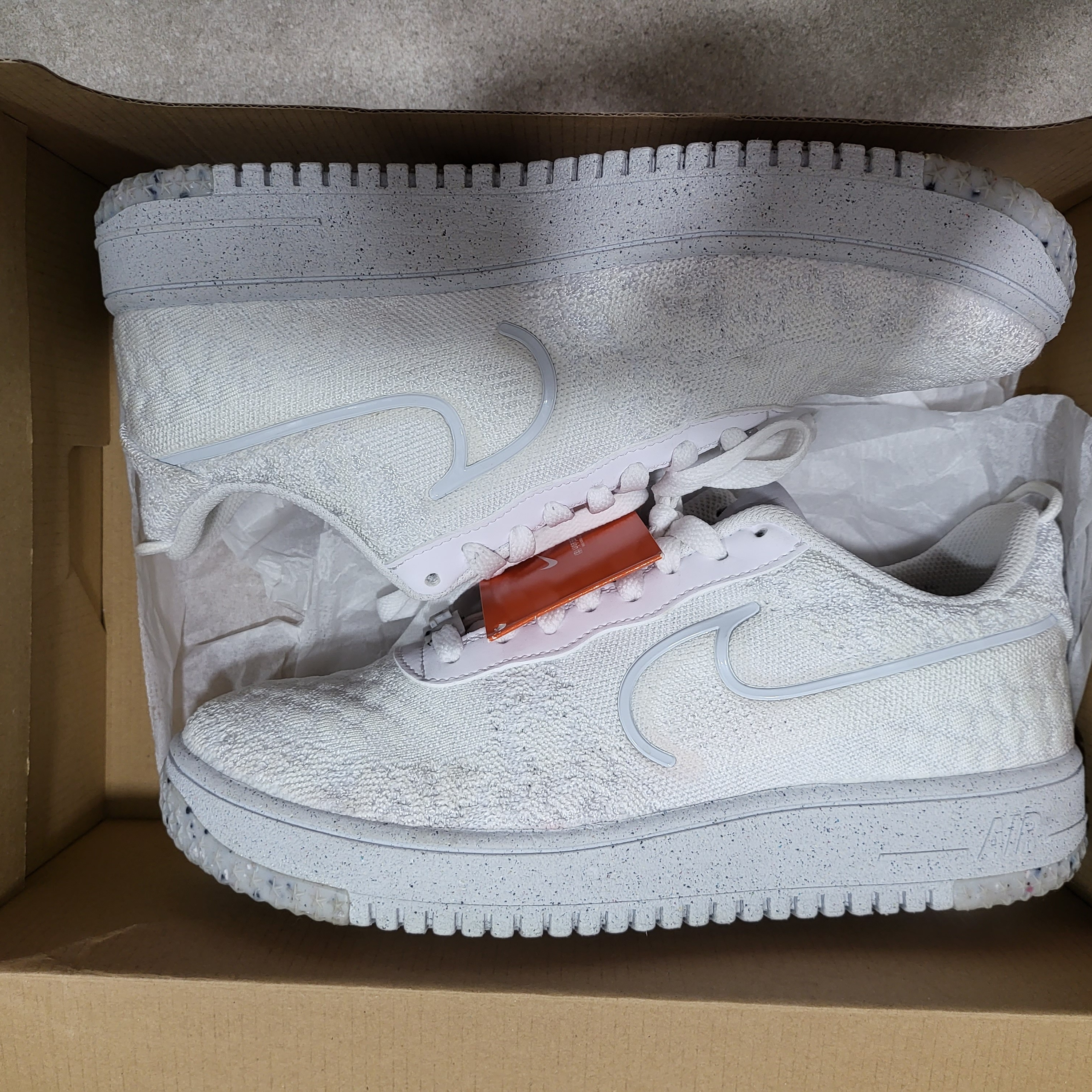 Nike Air Force 1 Crater Flyknit Next Nature Triple White 착용 스타일 - 1