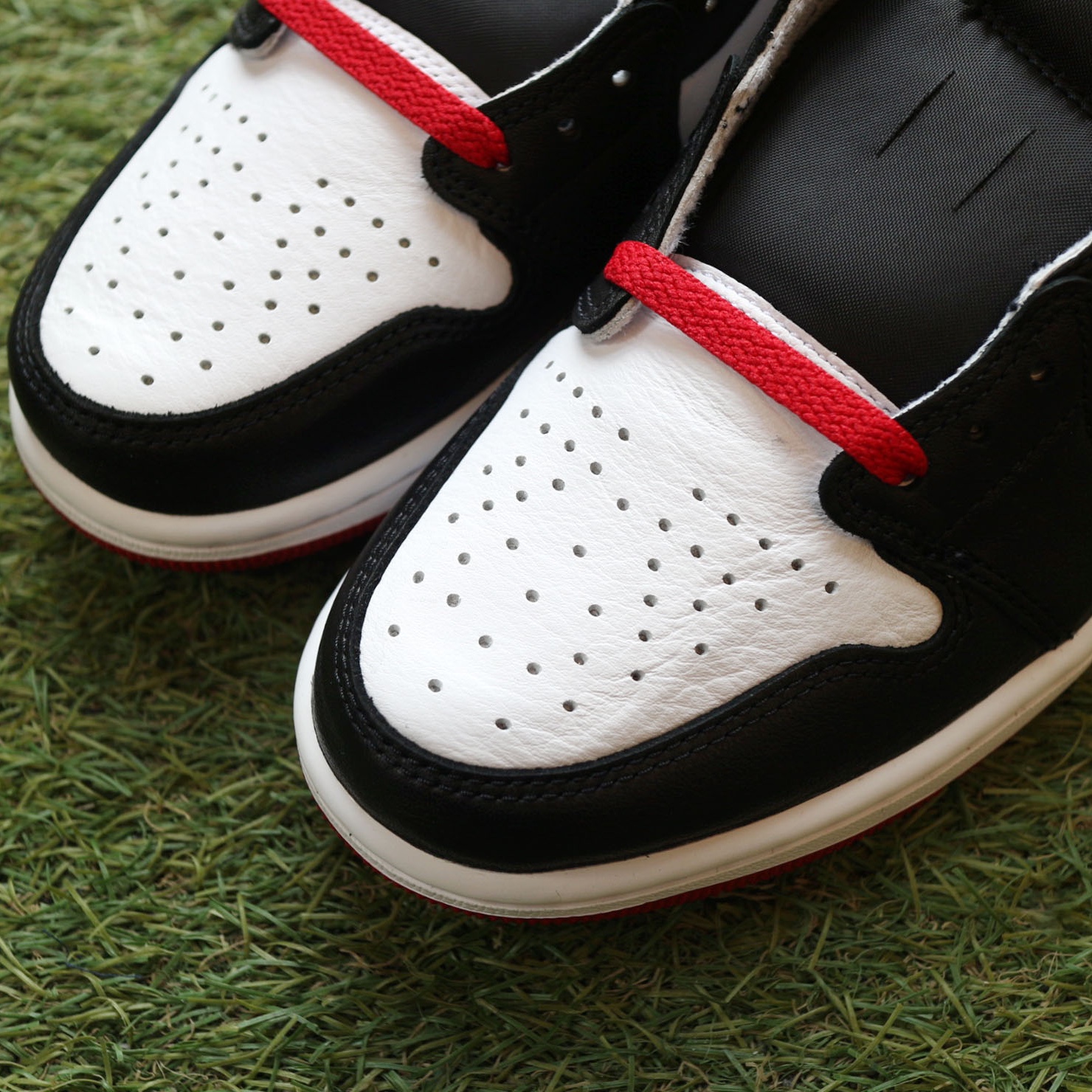 Jordan 1 Retro Low OG Black Toe 착용 스타일 - 4
