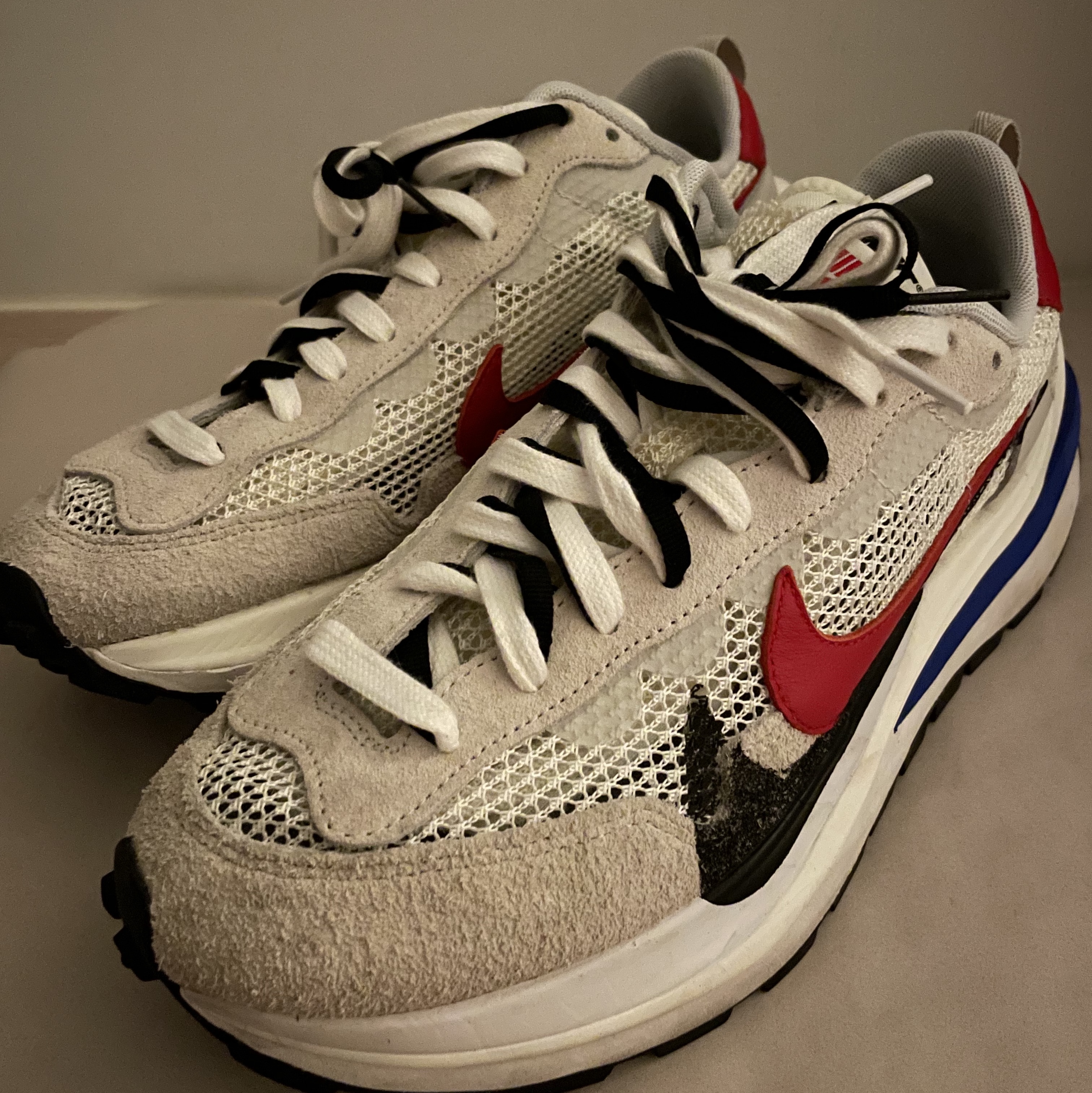 Nike x Sacai VaporWaffle Royal Fuchsia 착용 스타일 - 1