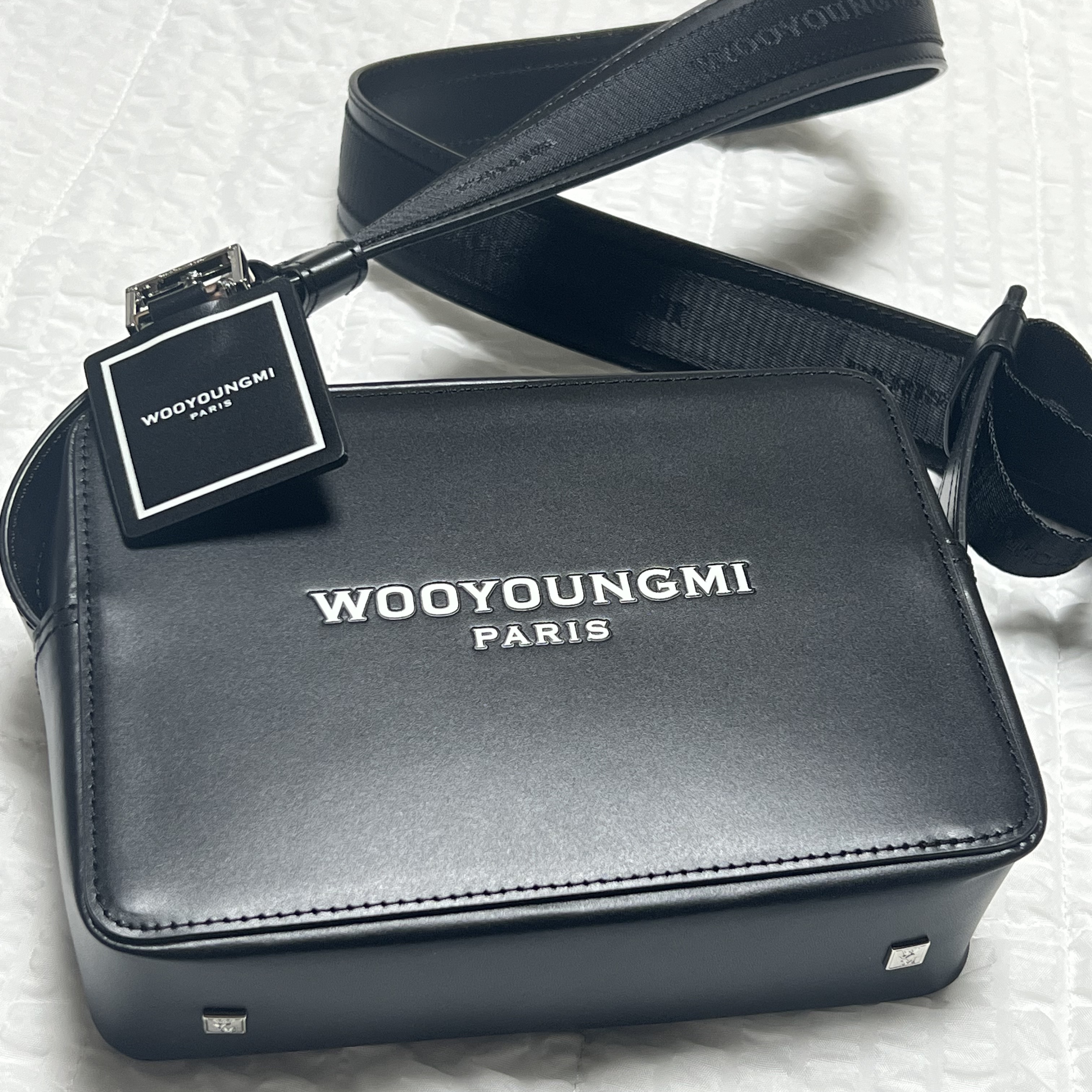 Wooyoungmi Square Mini Bag Black 착용 스타일